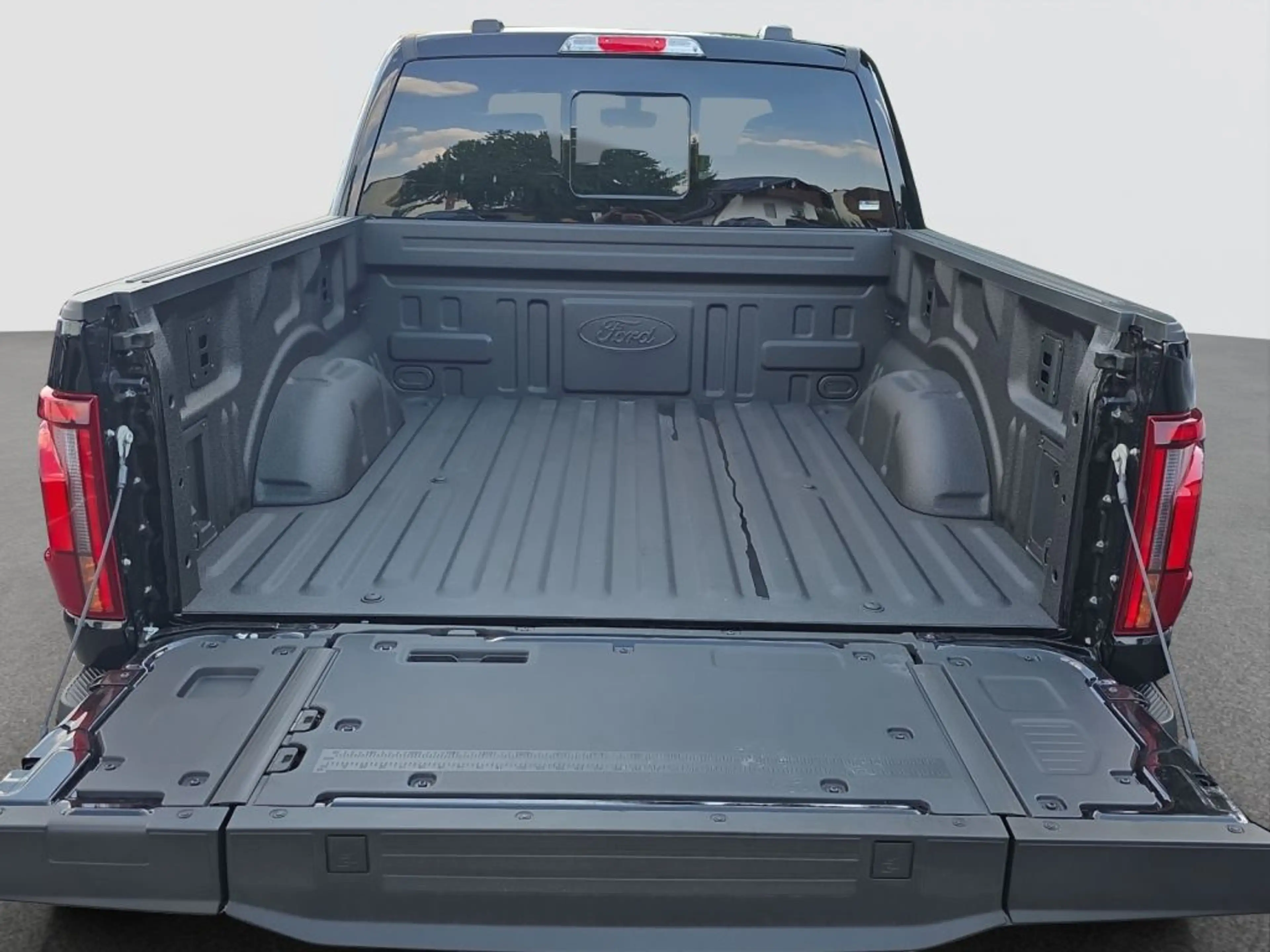 Ford F 150 5.0L V8 Black Edition Lariat MY2026 — photo 13