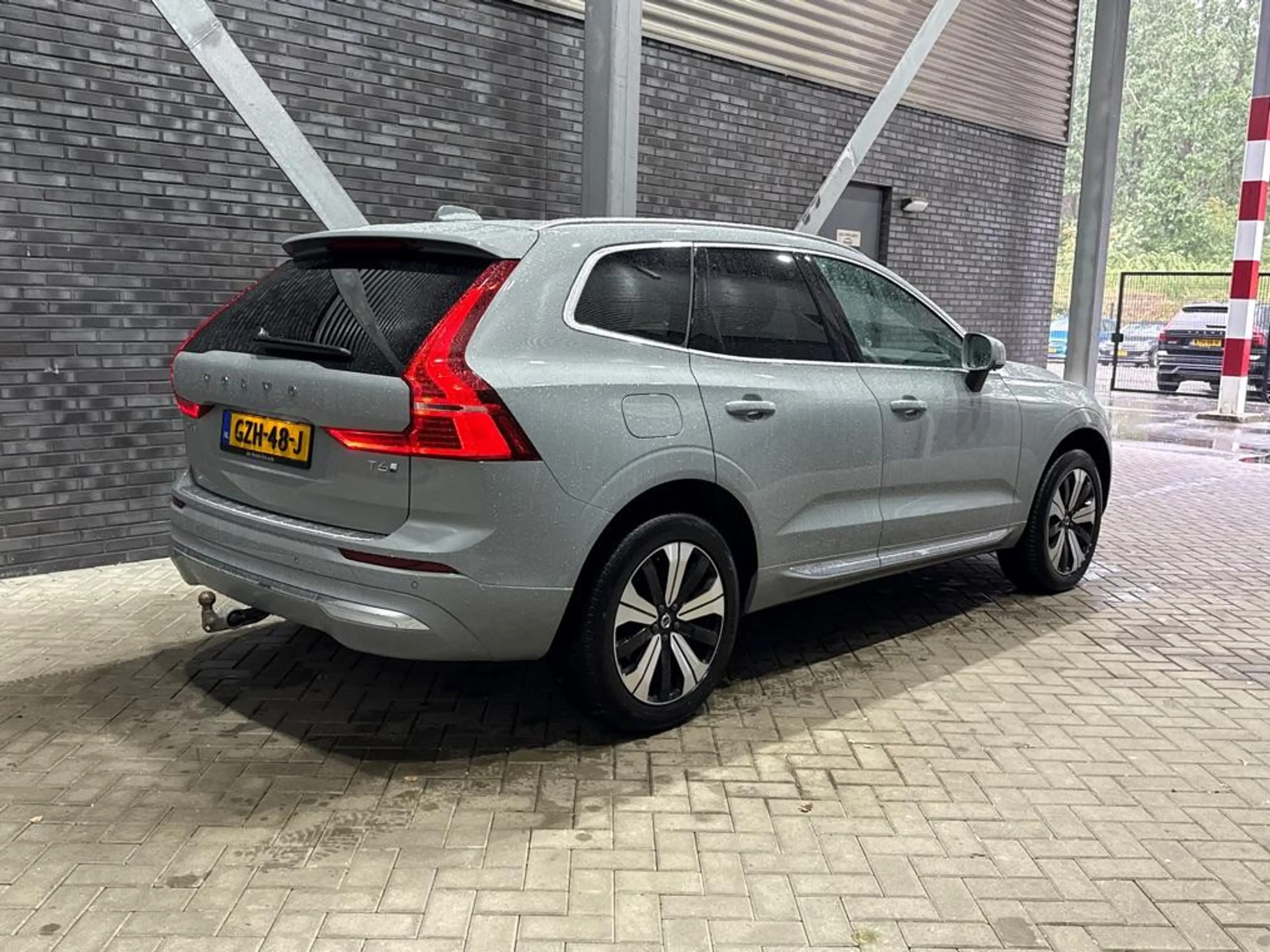 Volvo XC60 T6 Essential Bright | Panoramadak | Trekhaak | Pil — photo 2