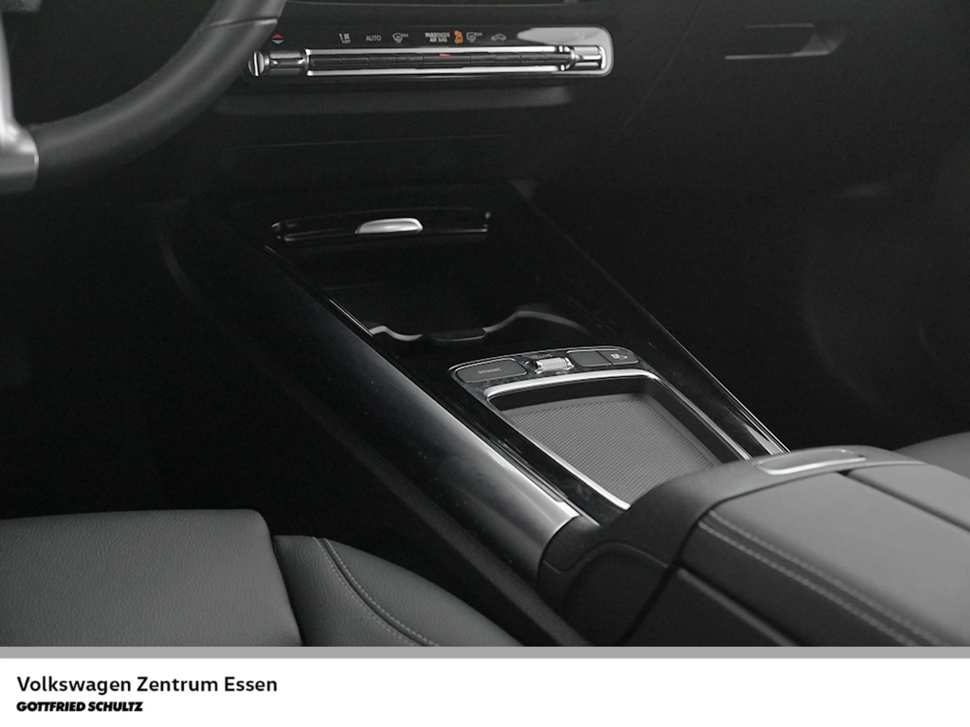 Mercedes-Benz GLA 200 LED Navi AHK R-Kamera Sitzhzg — photo 14