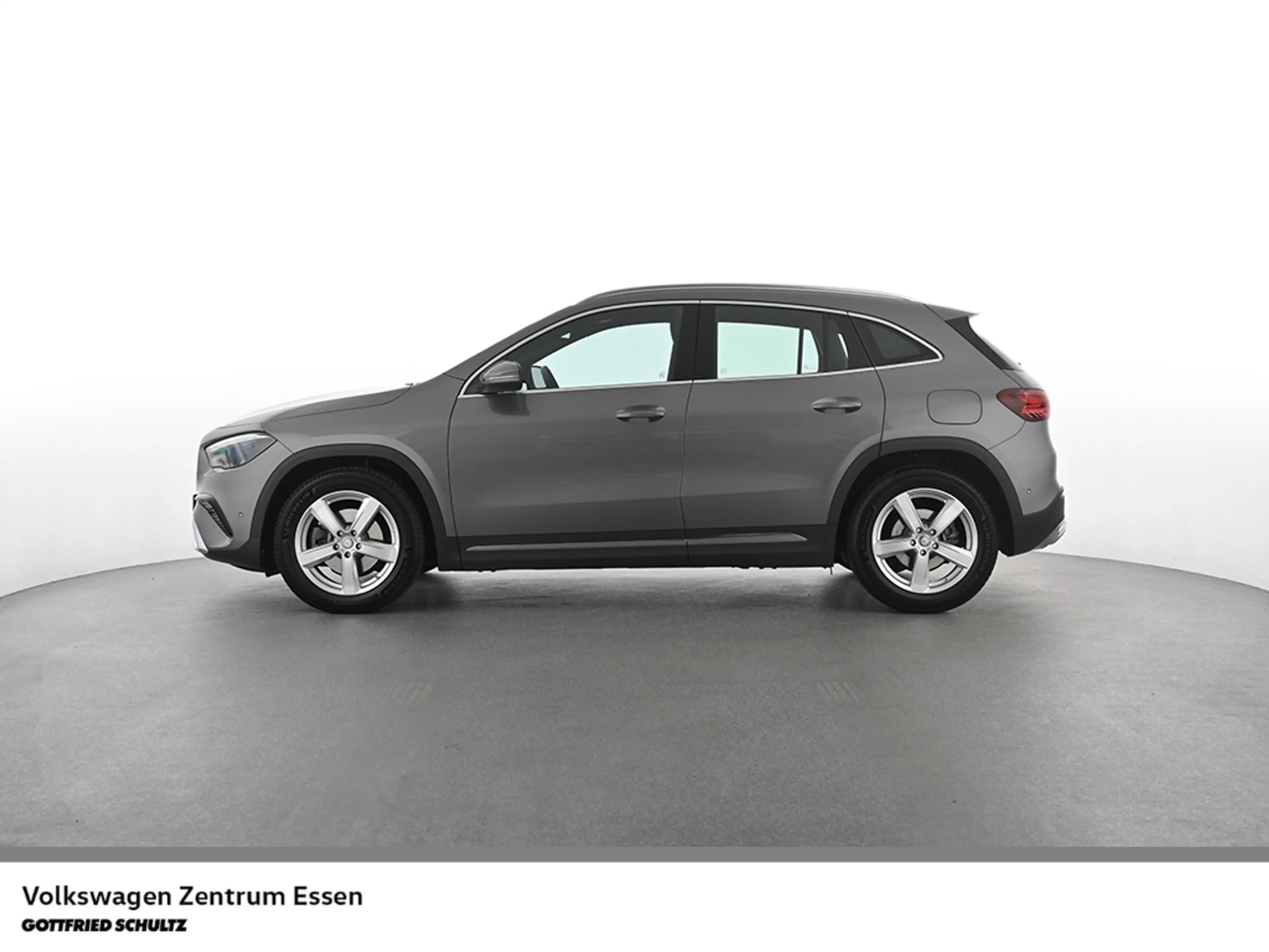 Mercedes-Benz GLA 200 LED Navi AHK R-Kamera Sitzhzg — photo 3