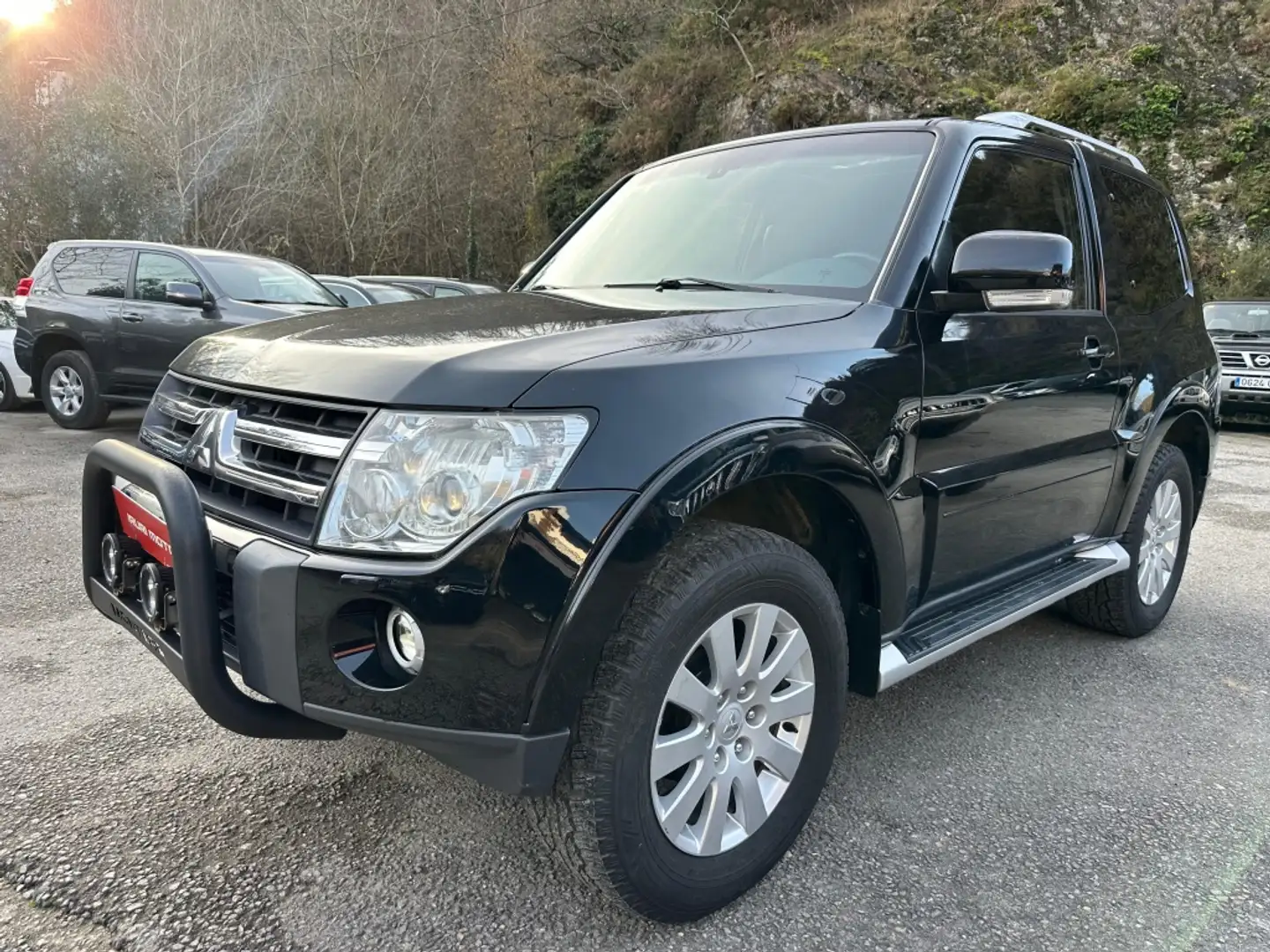 Mitsubishi Montero 3.8 V6 Kaiteki Aut. Schwarz - 2