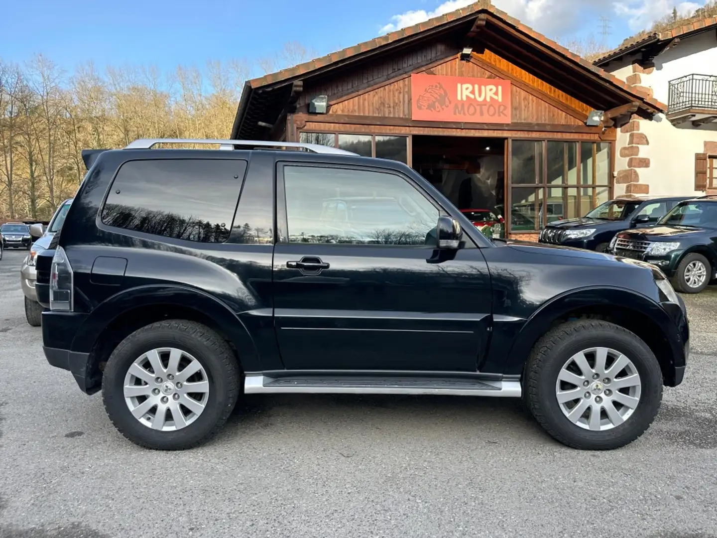 Mitsubishi Montero 3.8 V6 Kaiteki Aut. Schwarz - 1