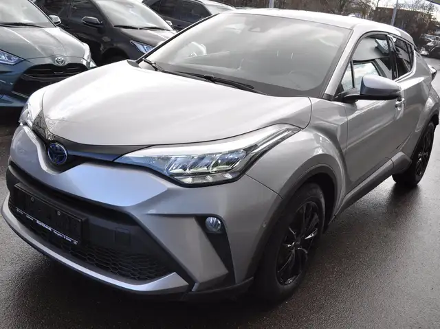 Toyota C-HR Hybrid Team D
