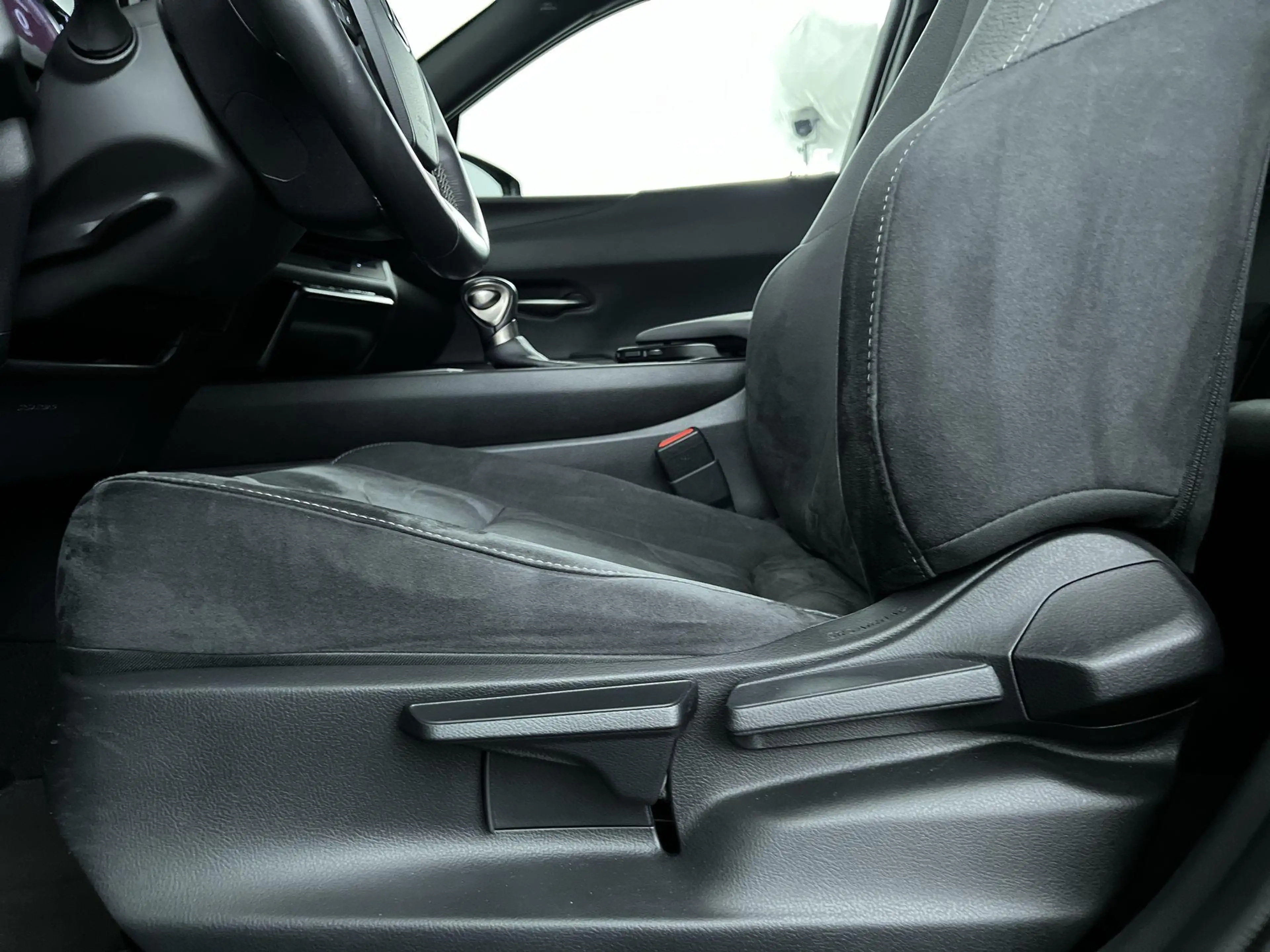 Lexus UX 250h Business Line, All Season banden! — photo 13