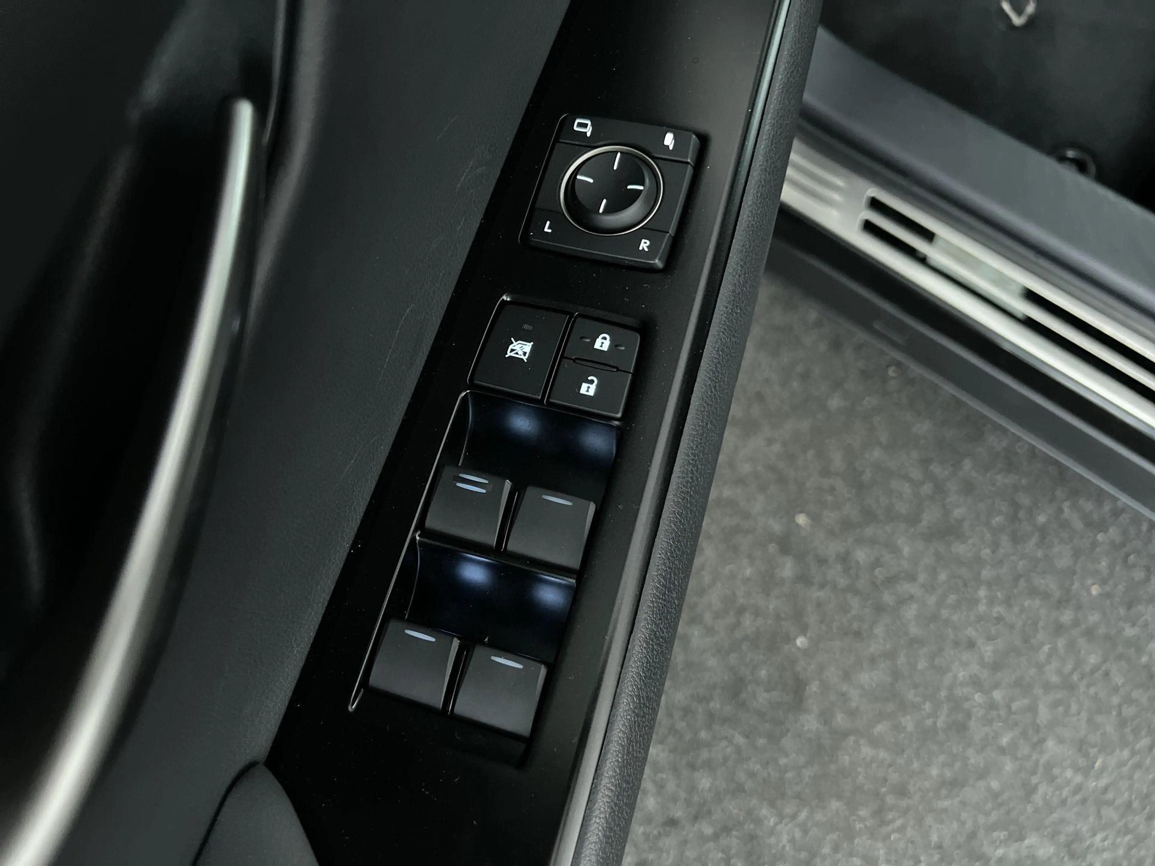 Lexus UX 250h Business Line, All Season banden! — photo 12