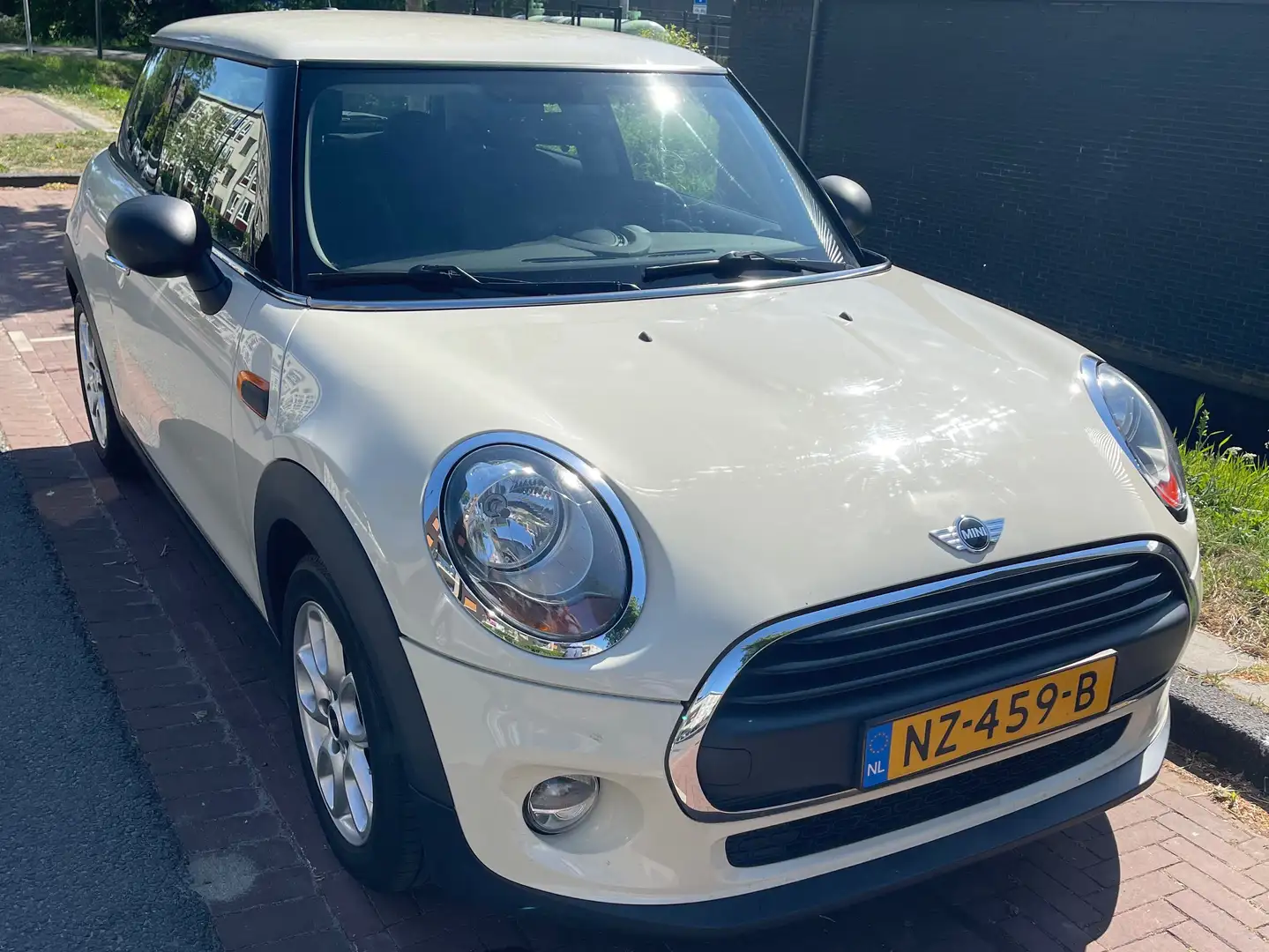 MINI One - 1