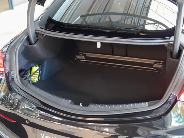 Mercedes-Benz Cle view 4