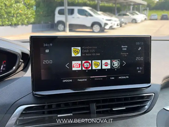 Peugeot 3008 view 13