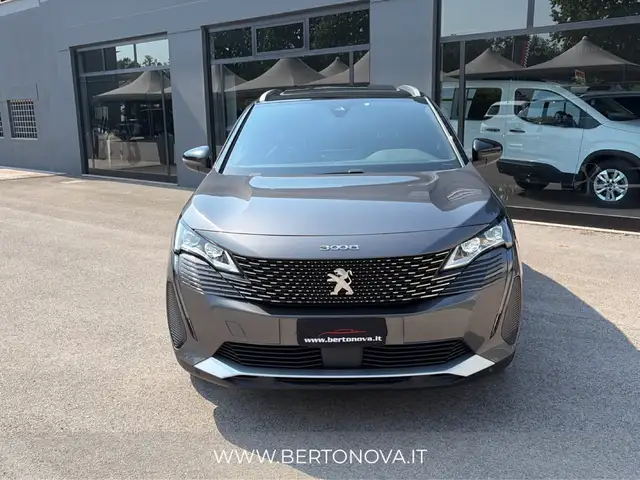 Peugeot 3008 view 6