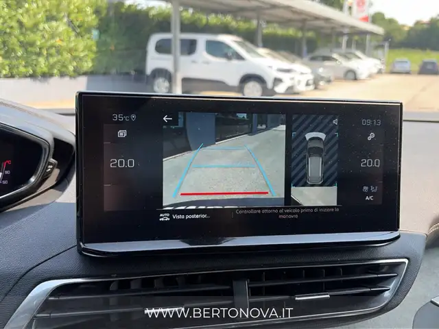 Peugeot 3008 view 14