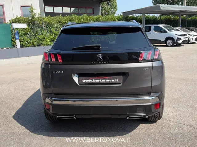 Peugeot 3008 view 5