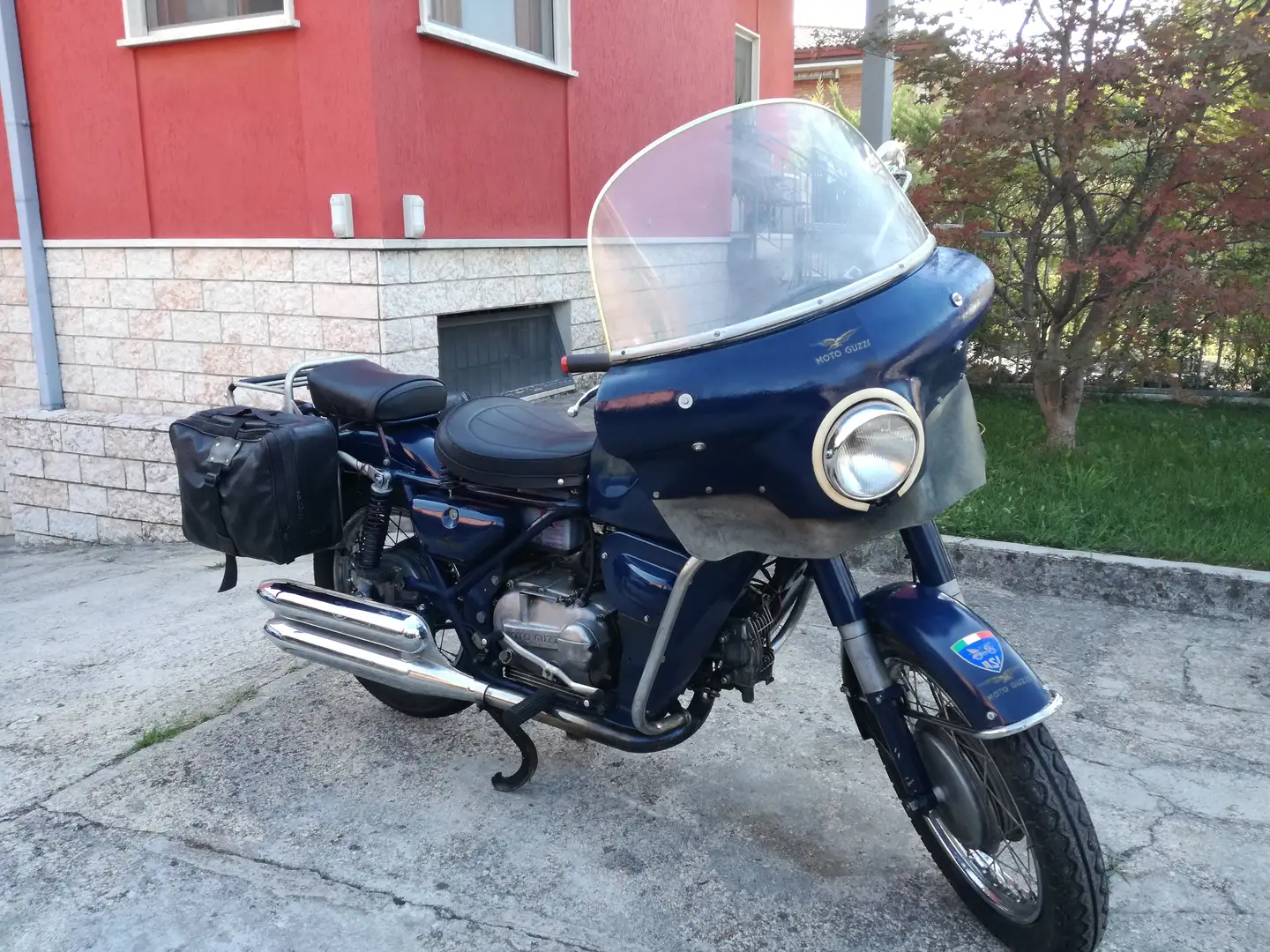 Moto Guzzi Nuovo Falcone Modrá - 1