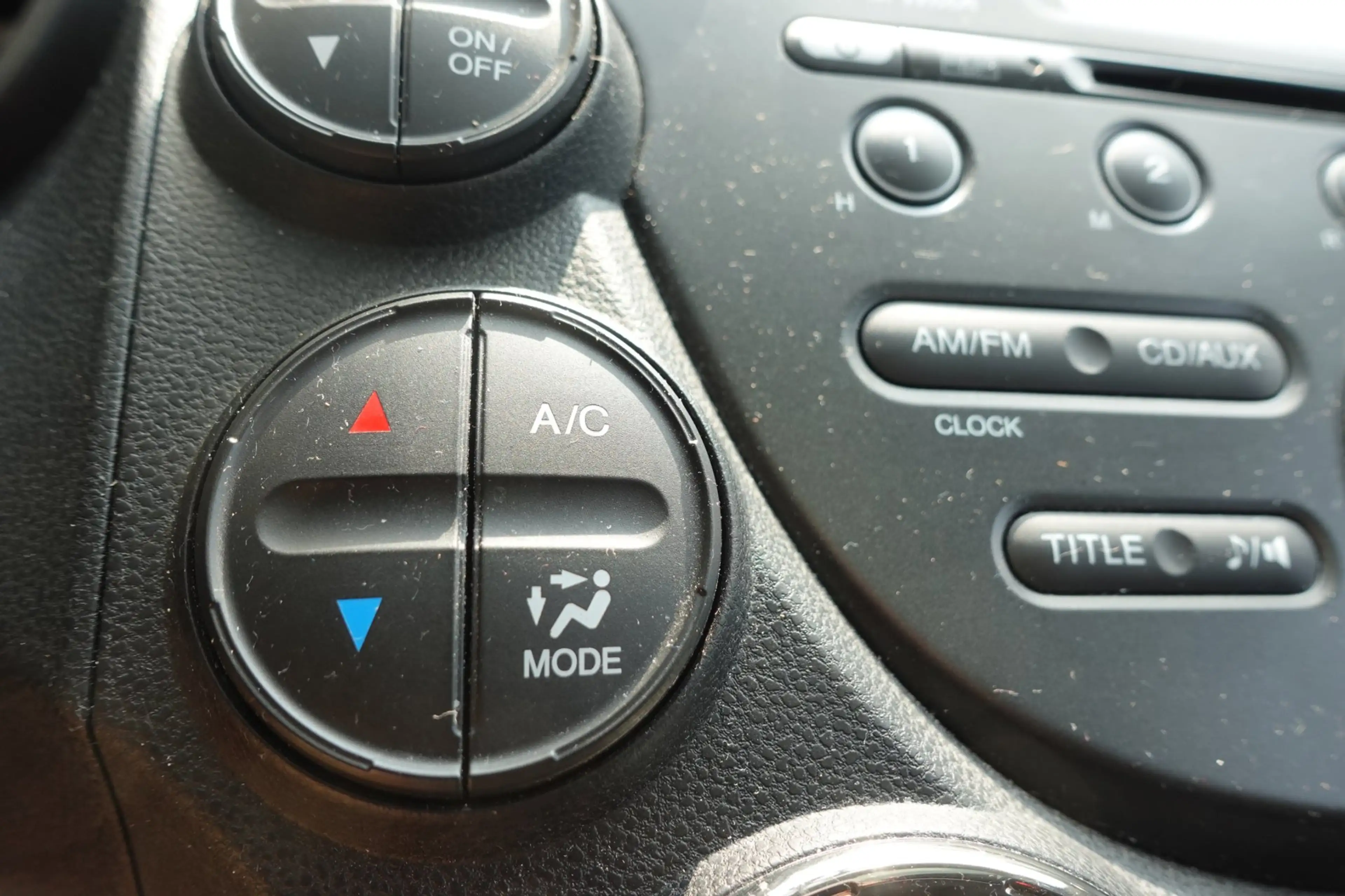 Honda Jazz 1.4 Hybrid Elegance — photo 15