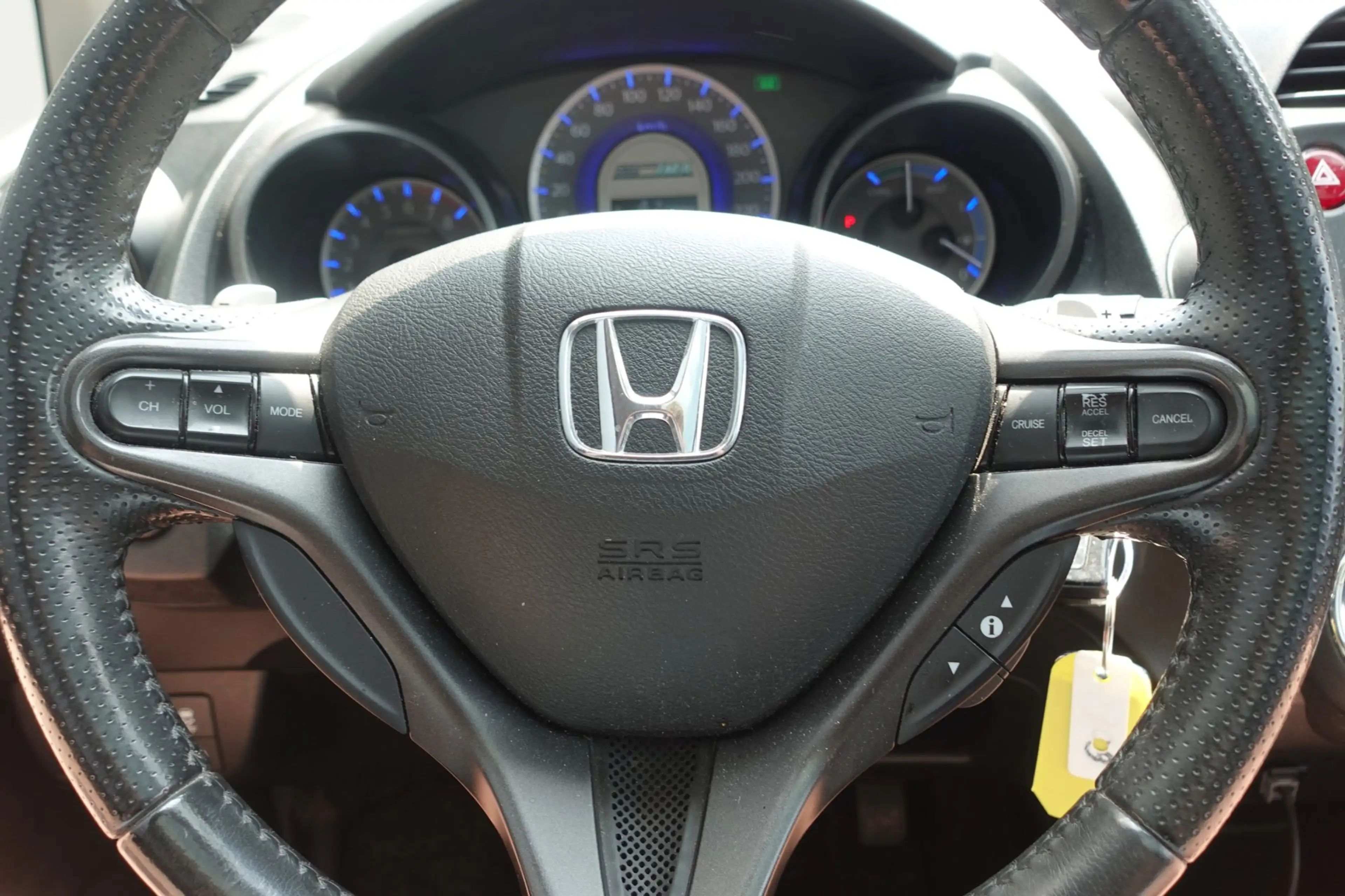 Honda Jazz 1.4 Hybrid Elegance — photo 13