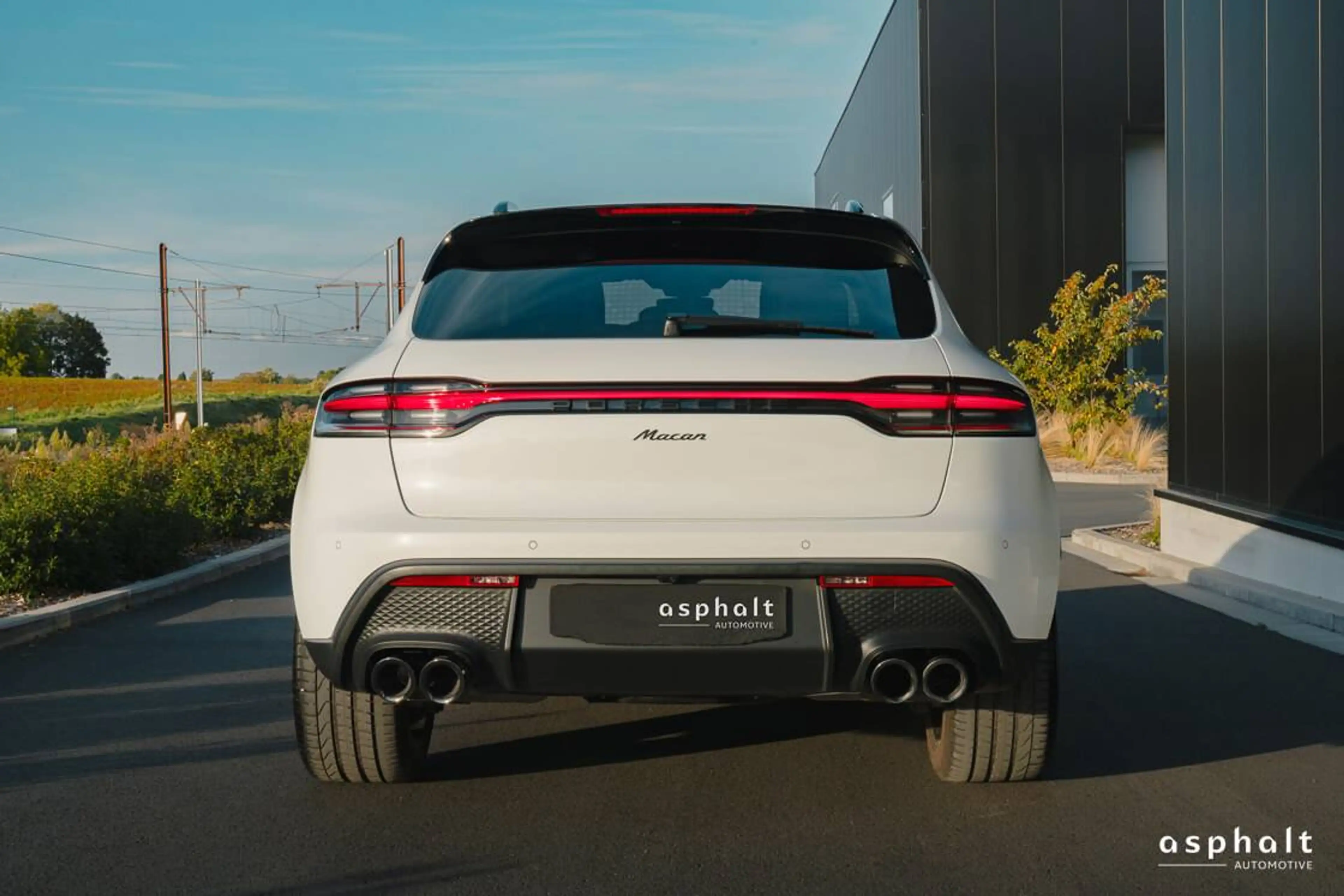 Porsche Macan MY2023 - Full Porsche History - 1st Belgian Owner — photo 6