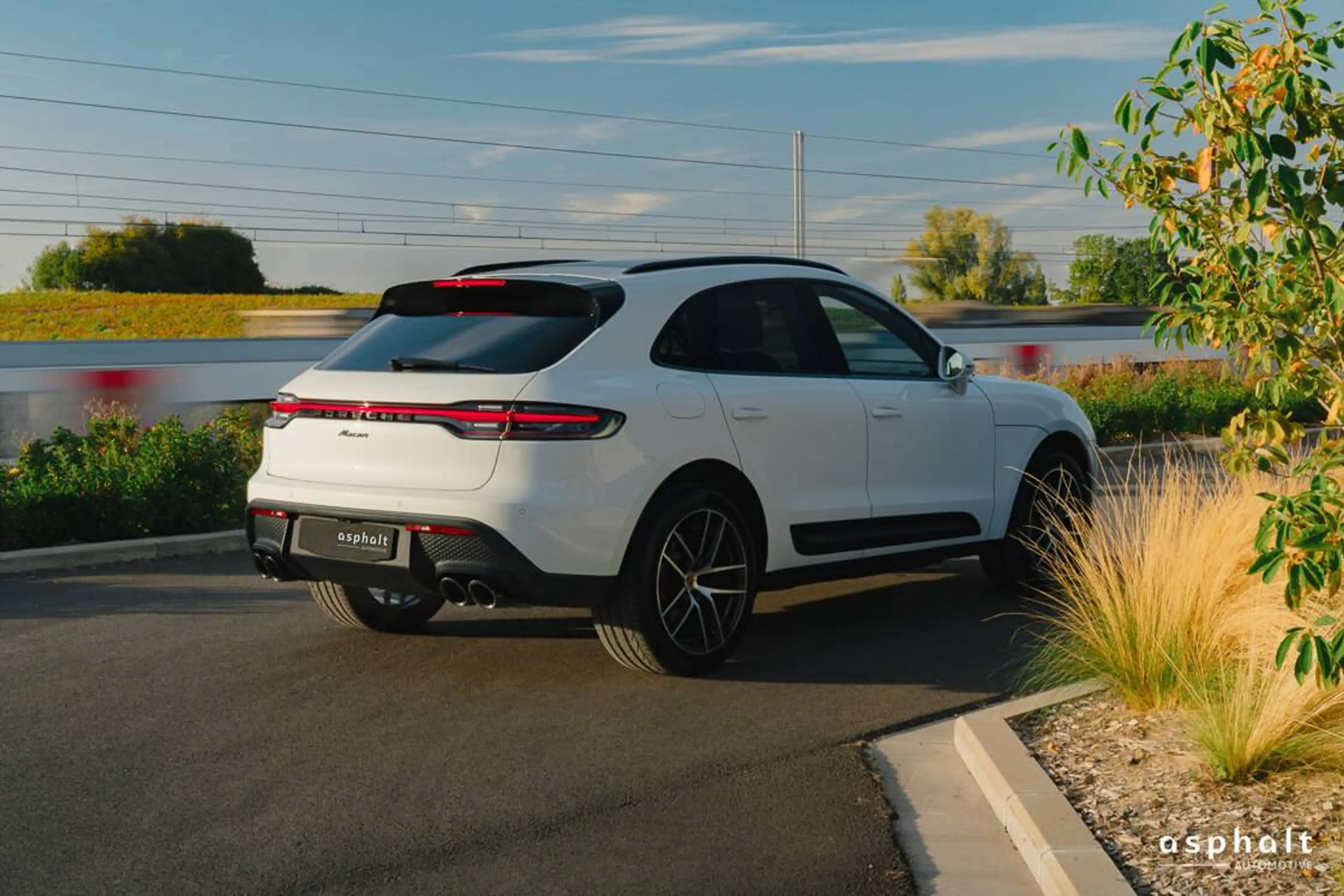 Porsche Macan MY2023 - Full Porsche History - 1st Belgian Owner — photo 7