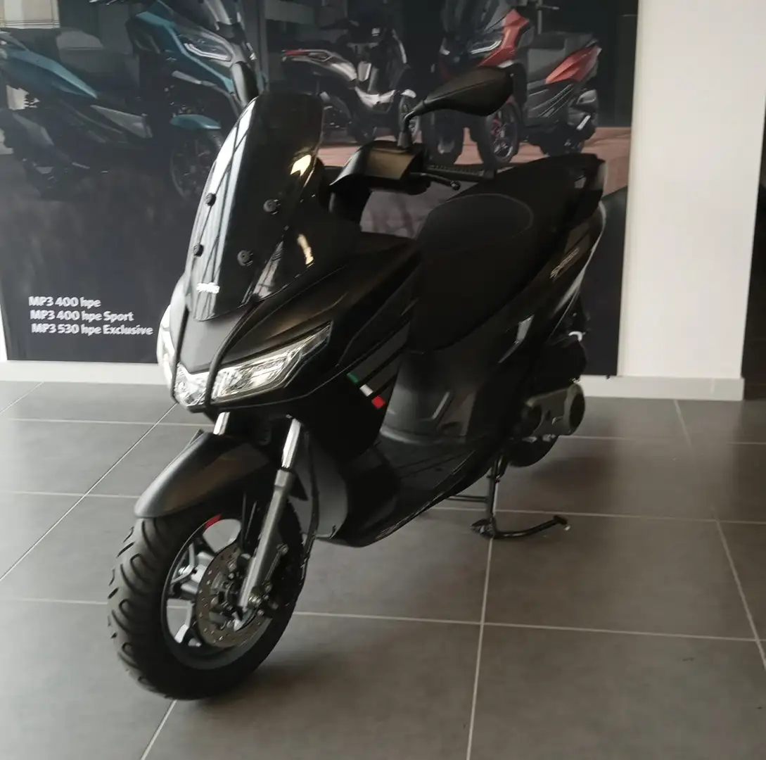 Aprilia SXR 50 Nero - 1