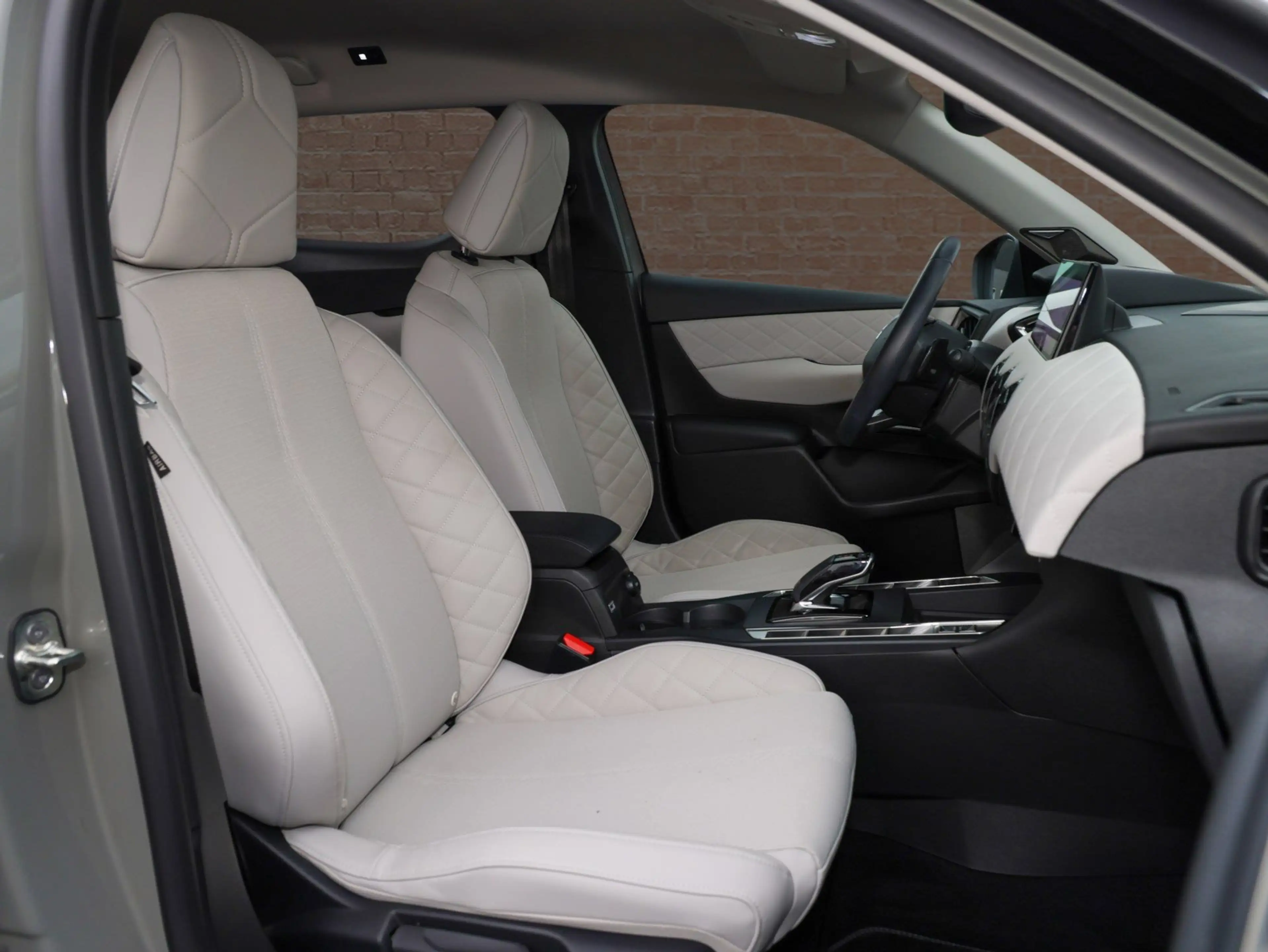 DS Automobiles DS 3 Crossback DS3 Crossback 1.2 PureTech 130 Rivoli Focal Sound- — photo 8