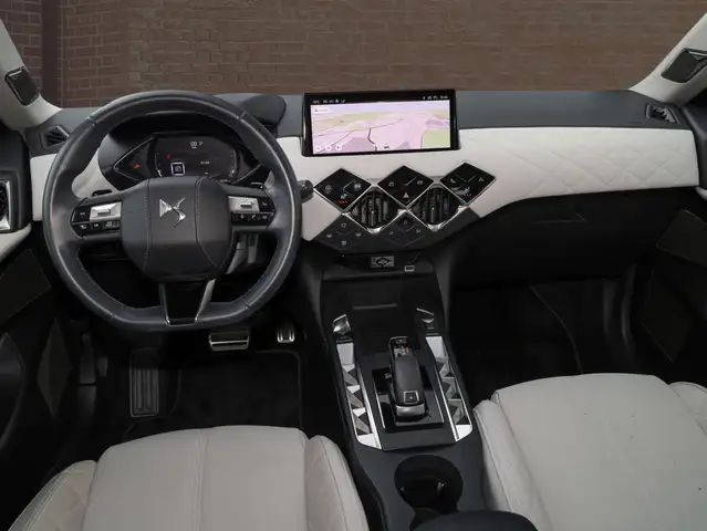 DS Automobiles DS 3 Crossback view 12