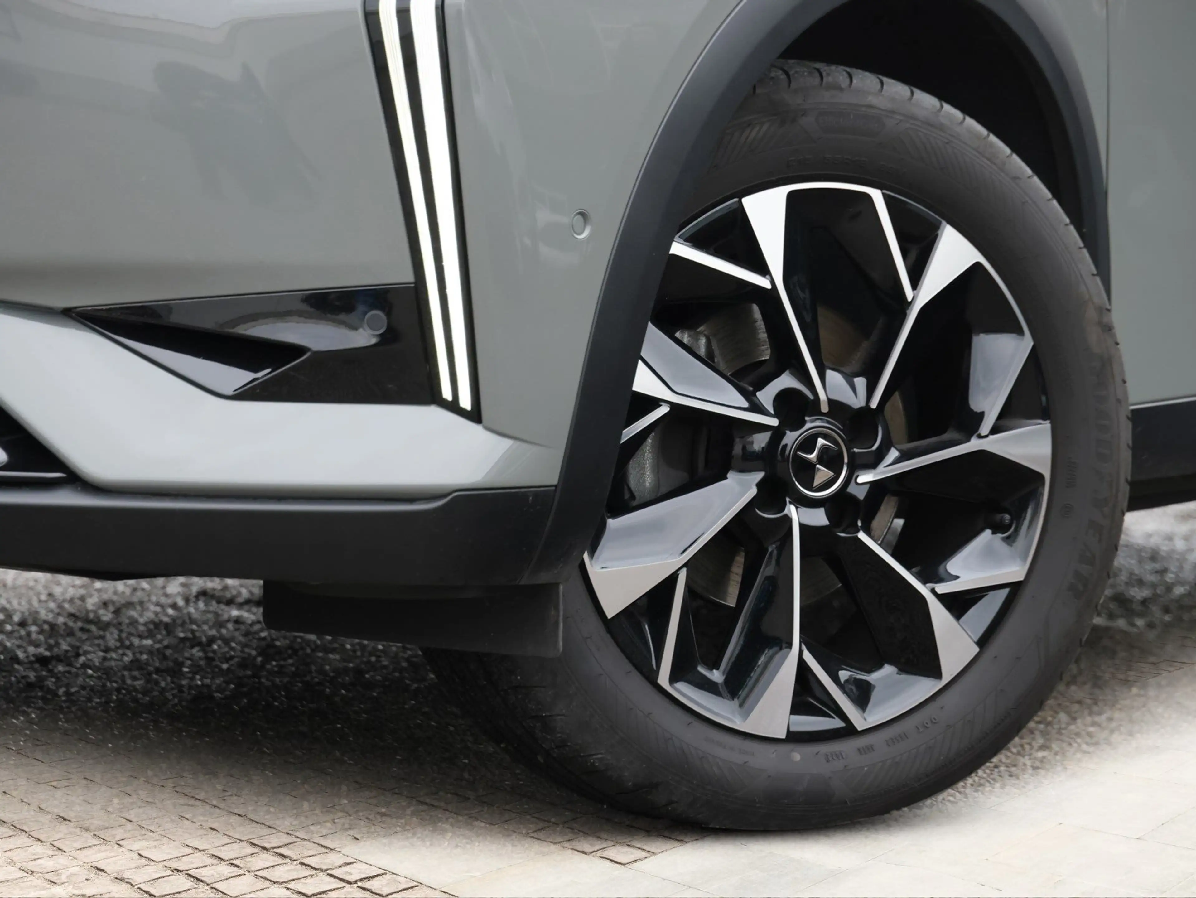DS Automobiles DS 3 Crossback DS3 Crossback 1.2 PureTech 130 Rivoli Focal Sound- — photo 5
