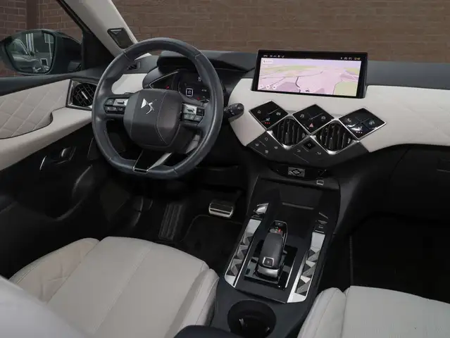 DS Automobiles DS 3 Crossback view 11