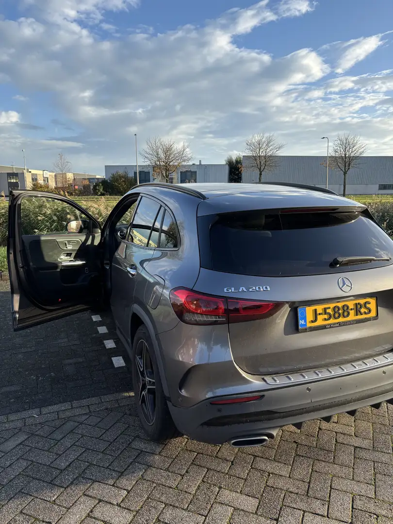 Mercedes-Benz GLA 200 Bns Sol. AMG Grey - 1