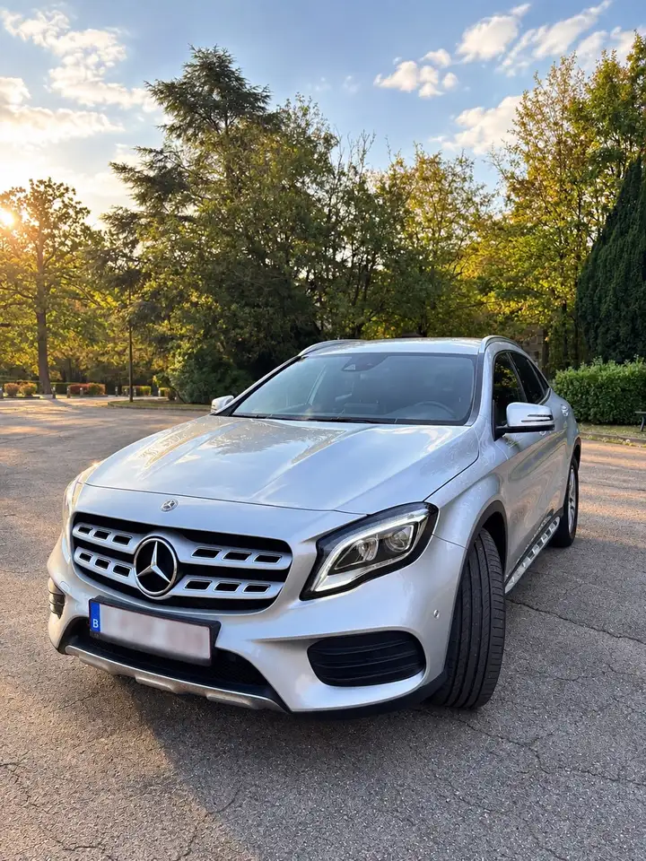 Mercedes-Benz GLA 200
