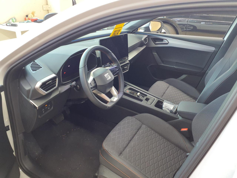 SEAT Leon FR 1.5 eTSI Sonderleasing Navi Matrix ACC — photo 4