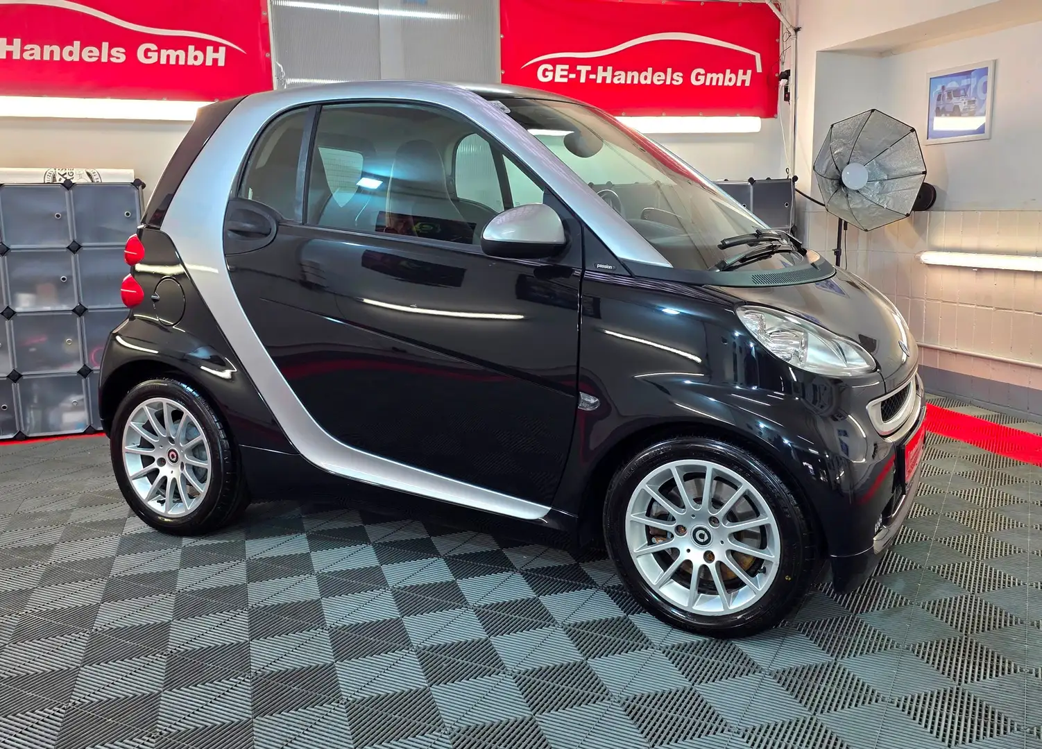 smart forTwo coupe mhd Aut. 1.Besitz Schwarz - 2
