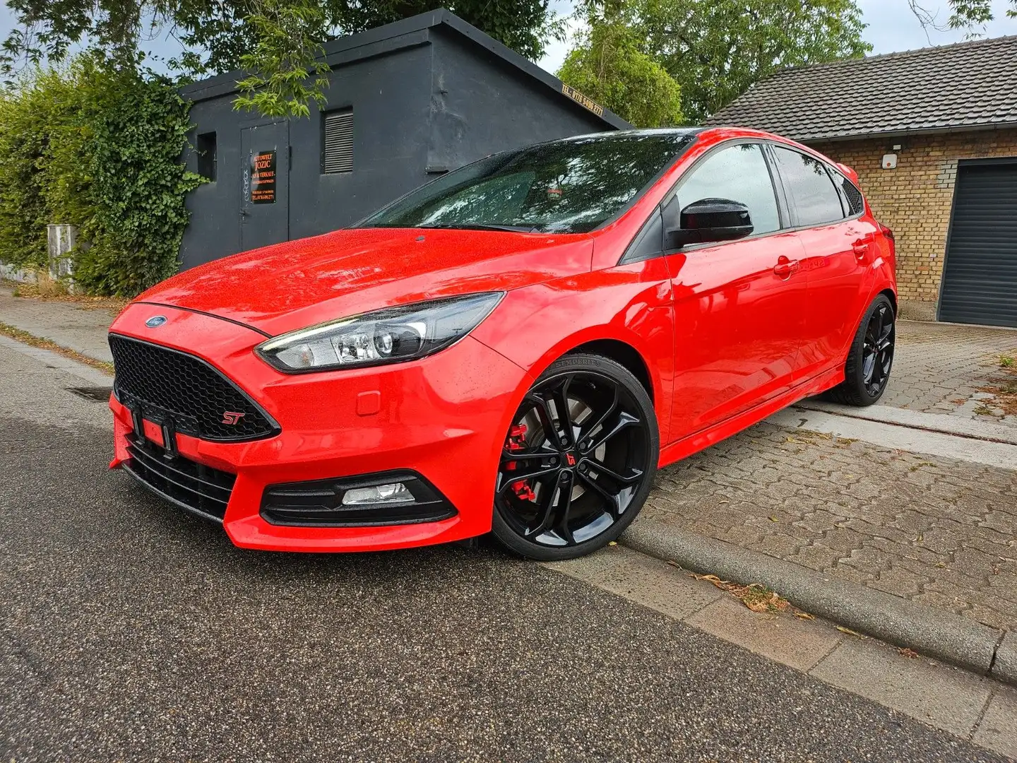 Ford Focus 2,0 EcoBoost ST Leder-Sport-Paket Rot - 1