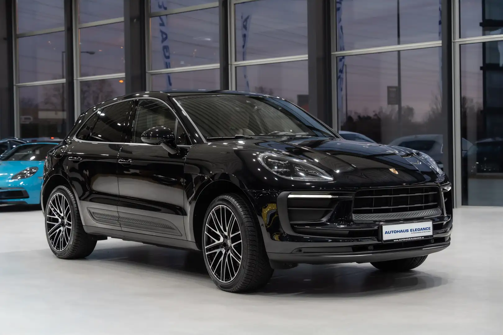 Porsche Macan Basis*SPORT-CHRONO*SOUND-PACKAGE+*1.HAND*PDLS* Schwarz - 2