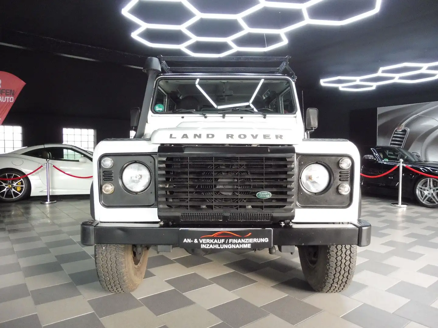 Land Rover Defender 110 SE TDd4 Station Wagon 7-Sitzer/SHZ Weiß - 2