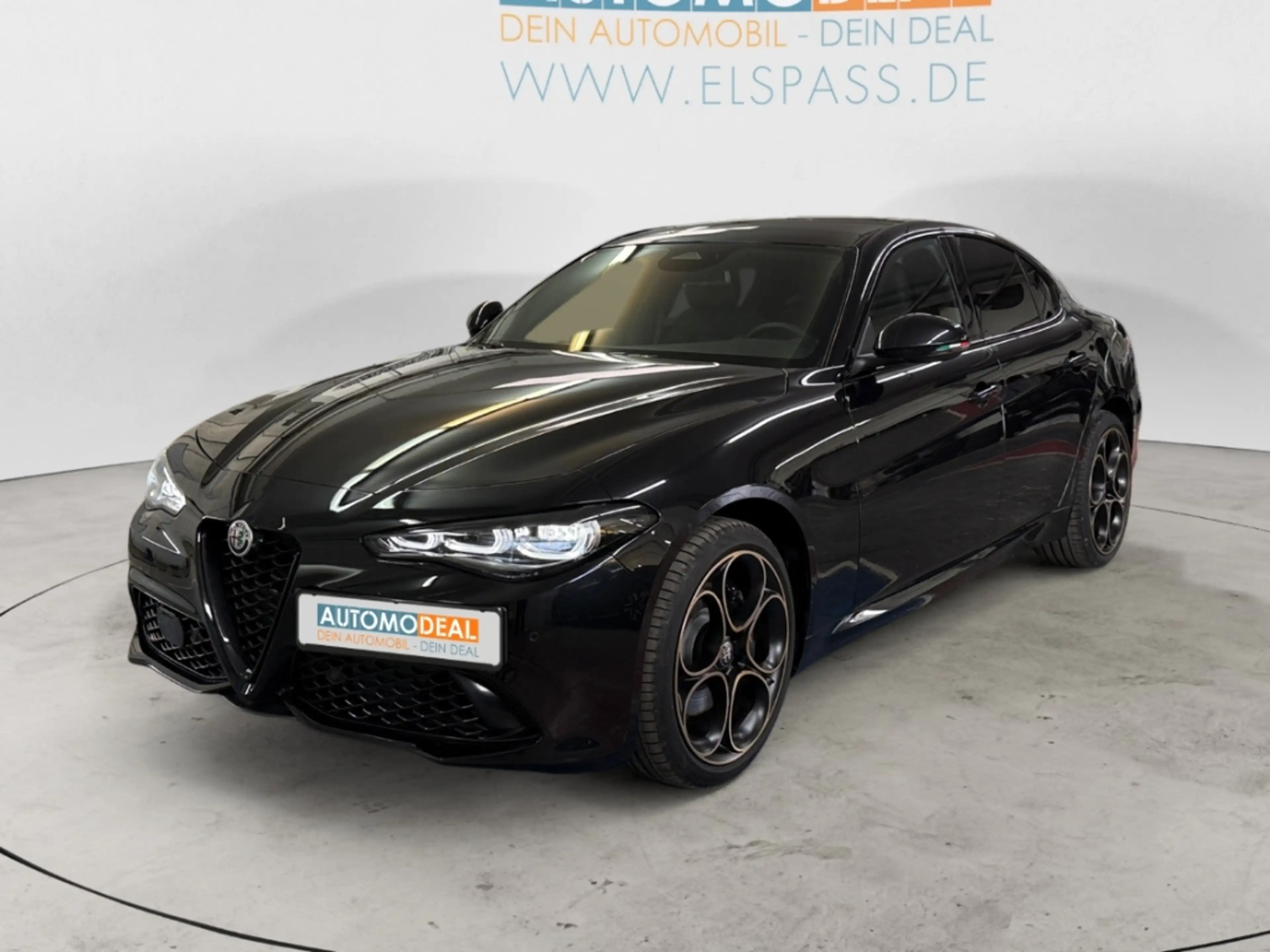 Alfa Romeo Giulia Intensa Q4 AUTOMATIK NAV LED PANODACH DIG-DISPLAY — photo 2