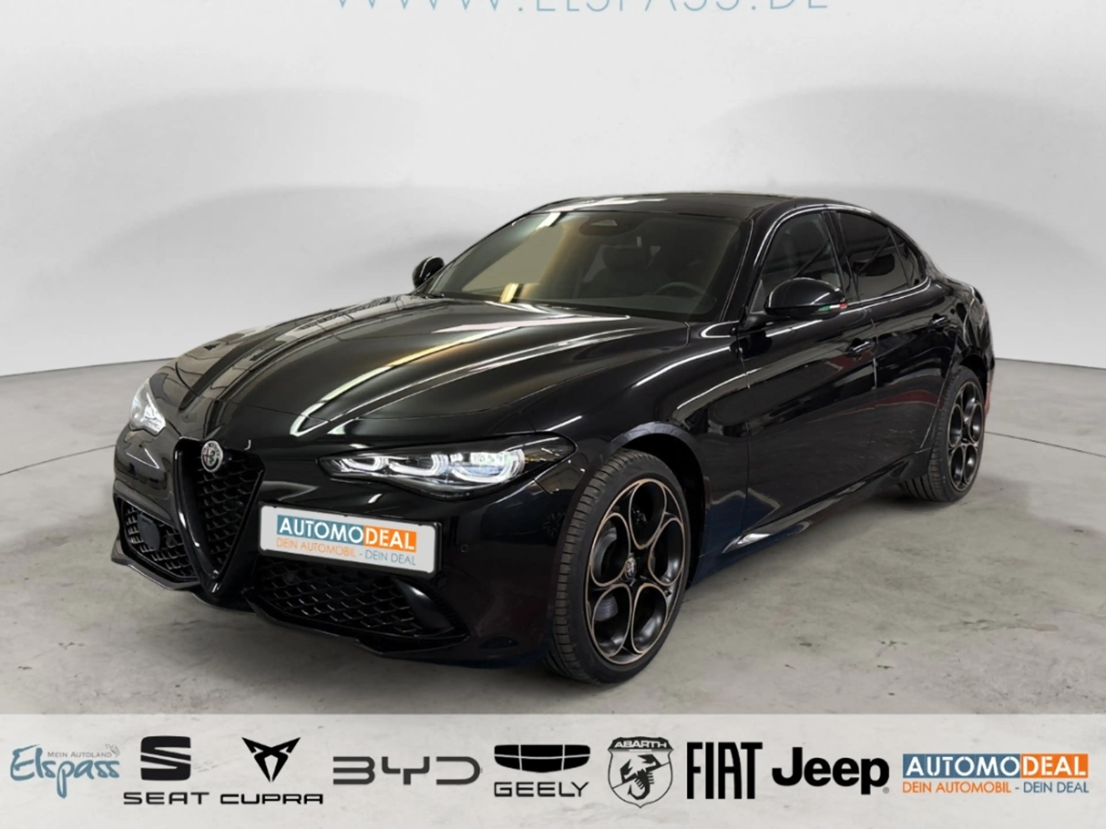 Alfa Romeo Giulia Intensa Q4 AUTOMATIK NAV LED PANODACH DIG-DISPLAY