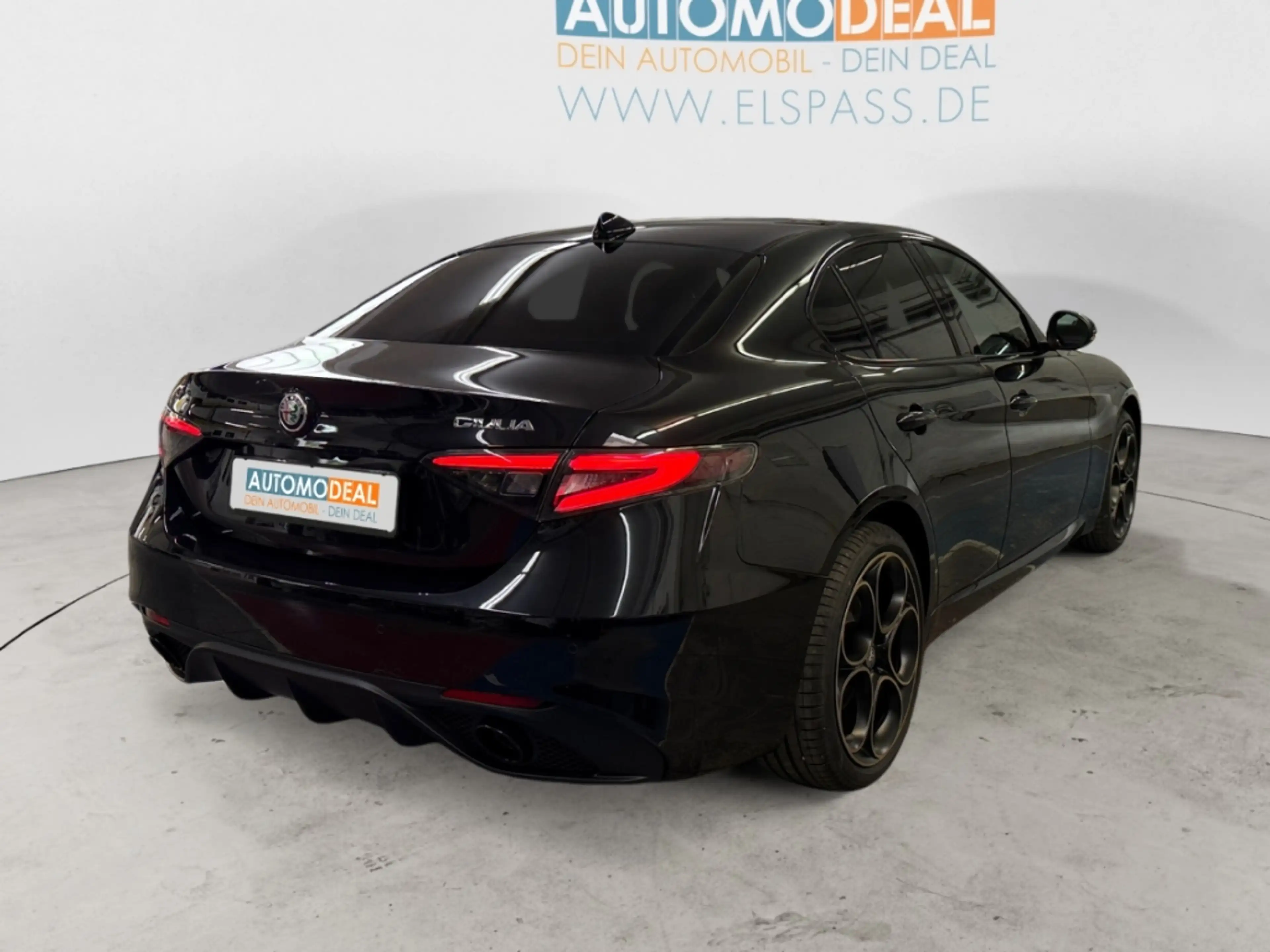 Alfa Romeo Giulia Intensa Q4 AUTOMATIK NAV LED PANODACH DIG-DISPLAY — photo 5