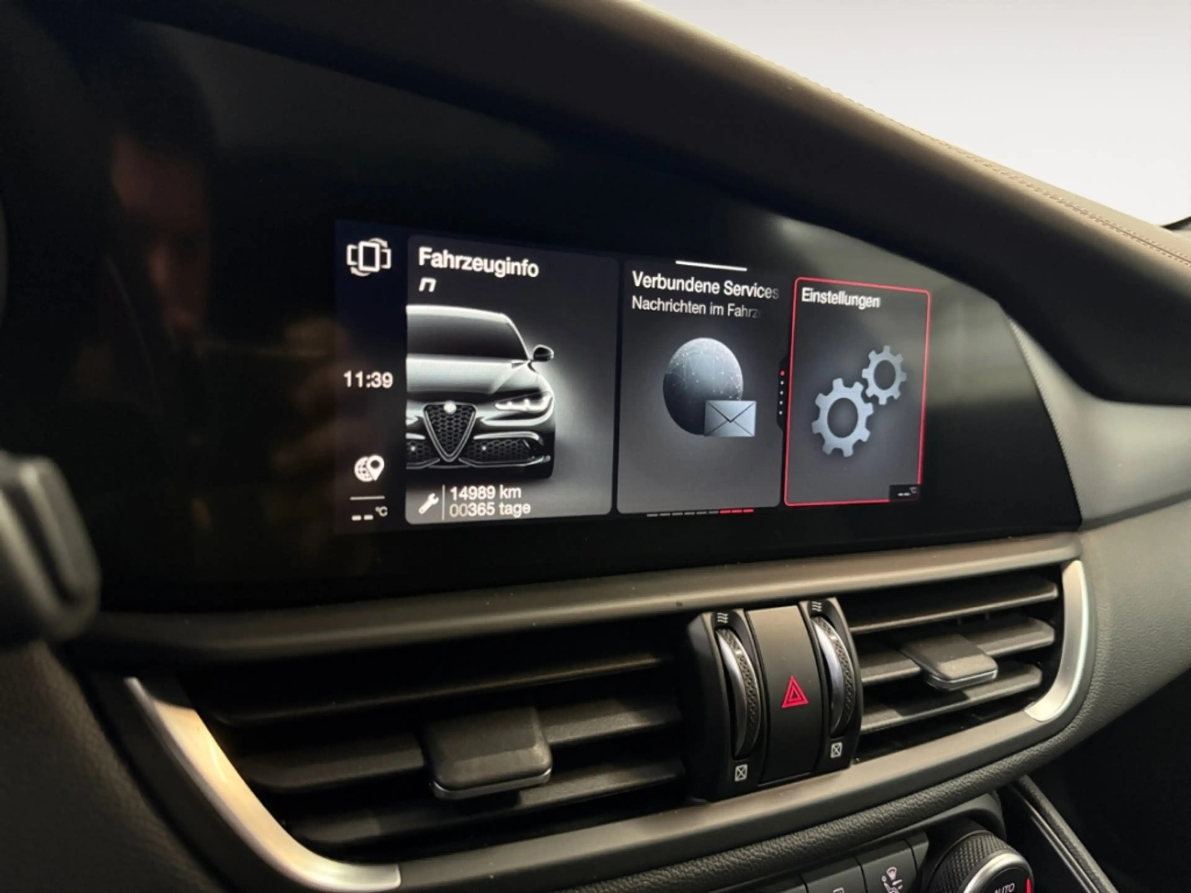 Alfa Romeo Giulia Intensa Q4 AUTOMATIK NAV LED PANODACH DIG-DISPLAY — photo 10