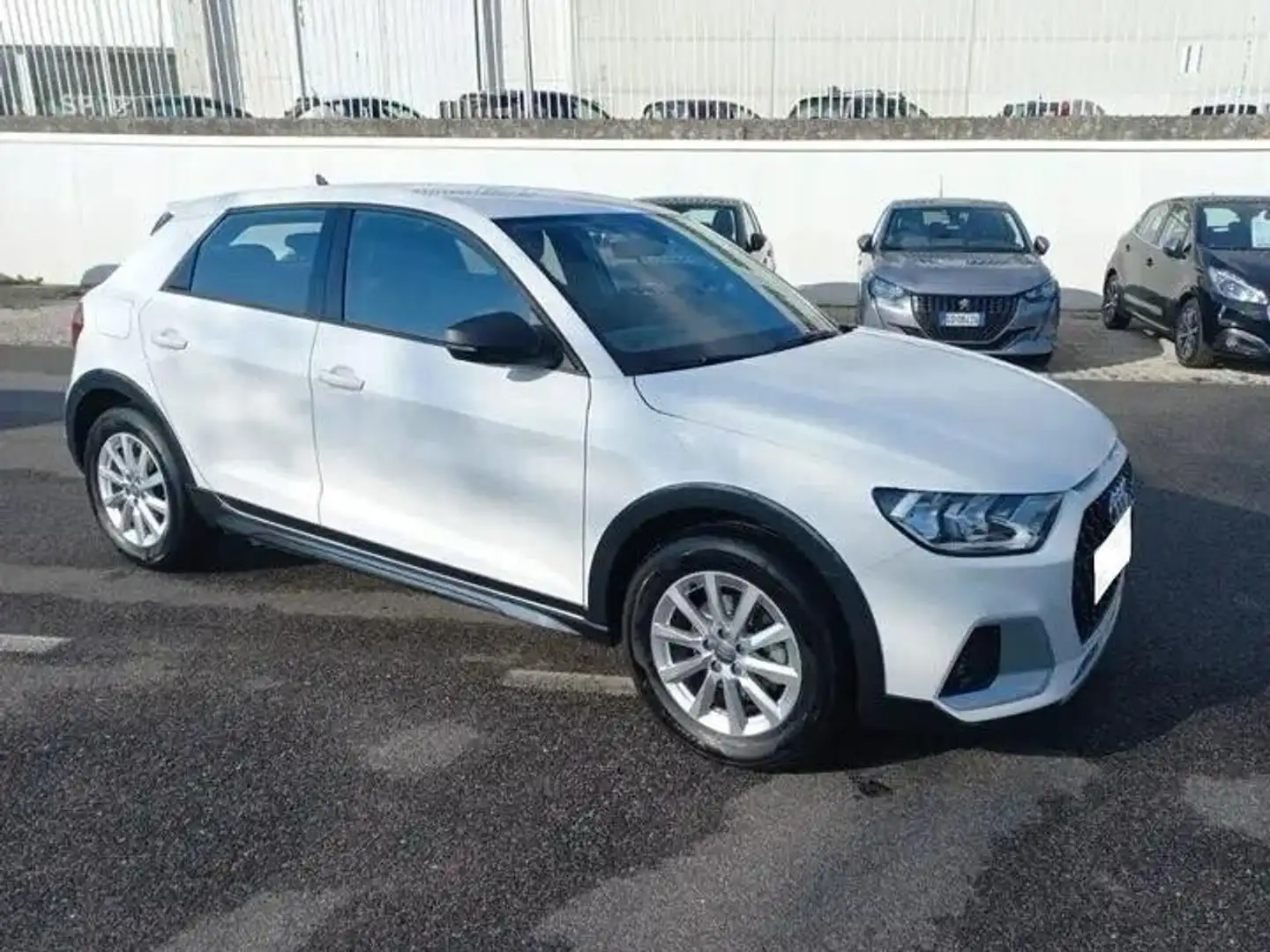 Audi A1 25 1.0 tfsi Admired Citycarver Blanc - 1