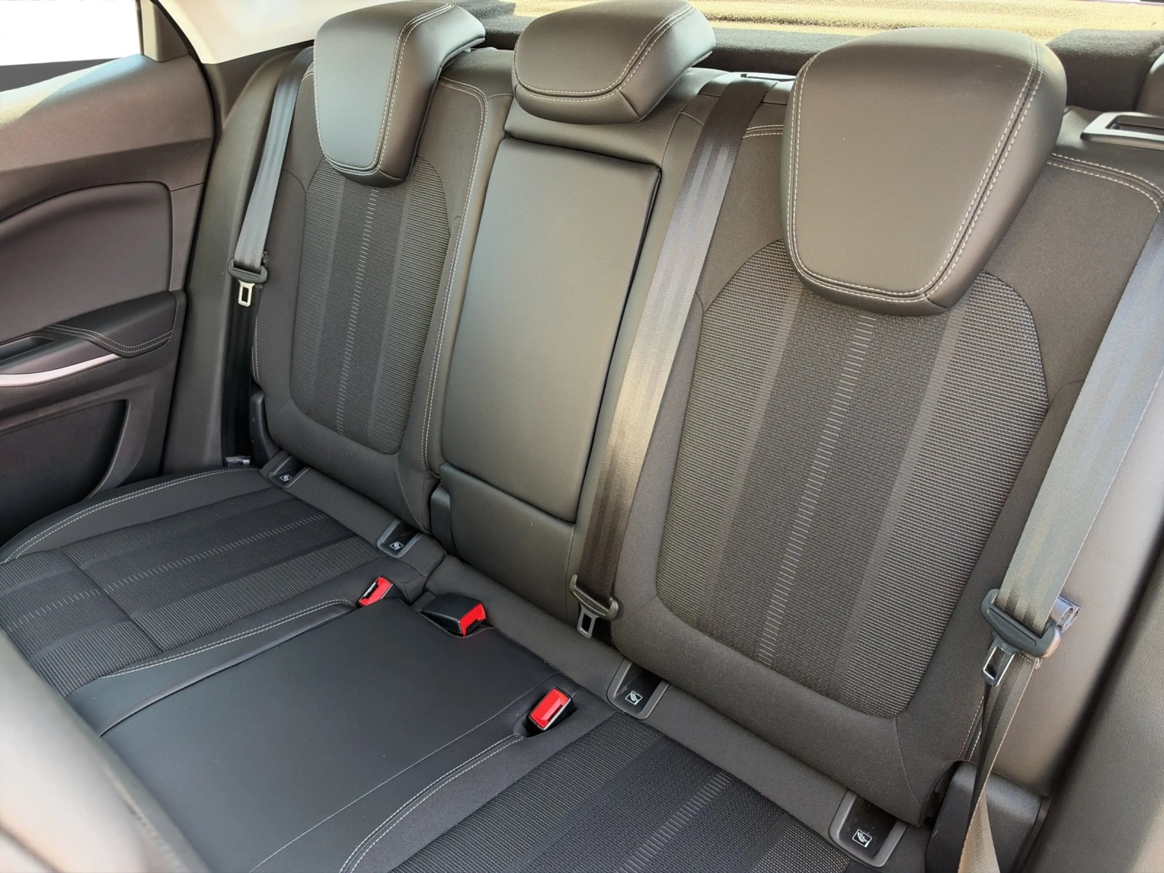 Opel Grandland Enjoy 1.2 Turbo Navi+360°+SHZ+LHZ+AHK — photo 11