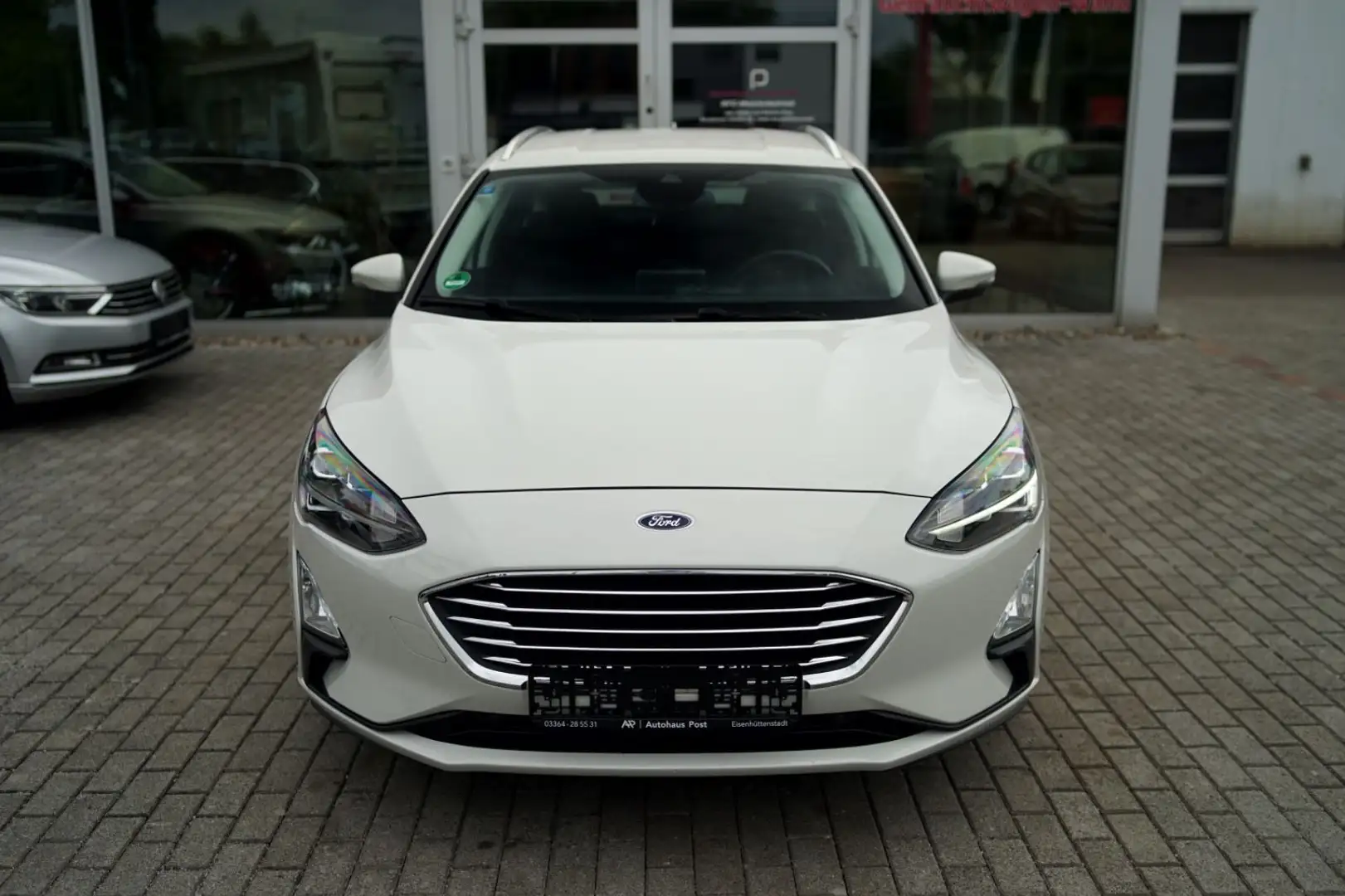 Ford Focus Turnier Cool & Connect LED PDC Navi Sitzh Weiß - 2