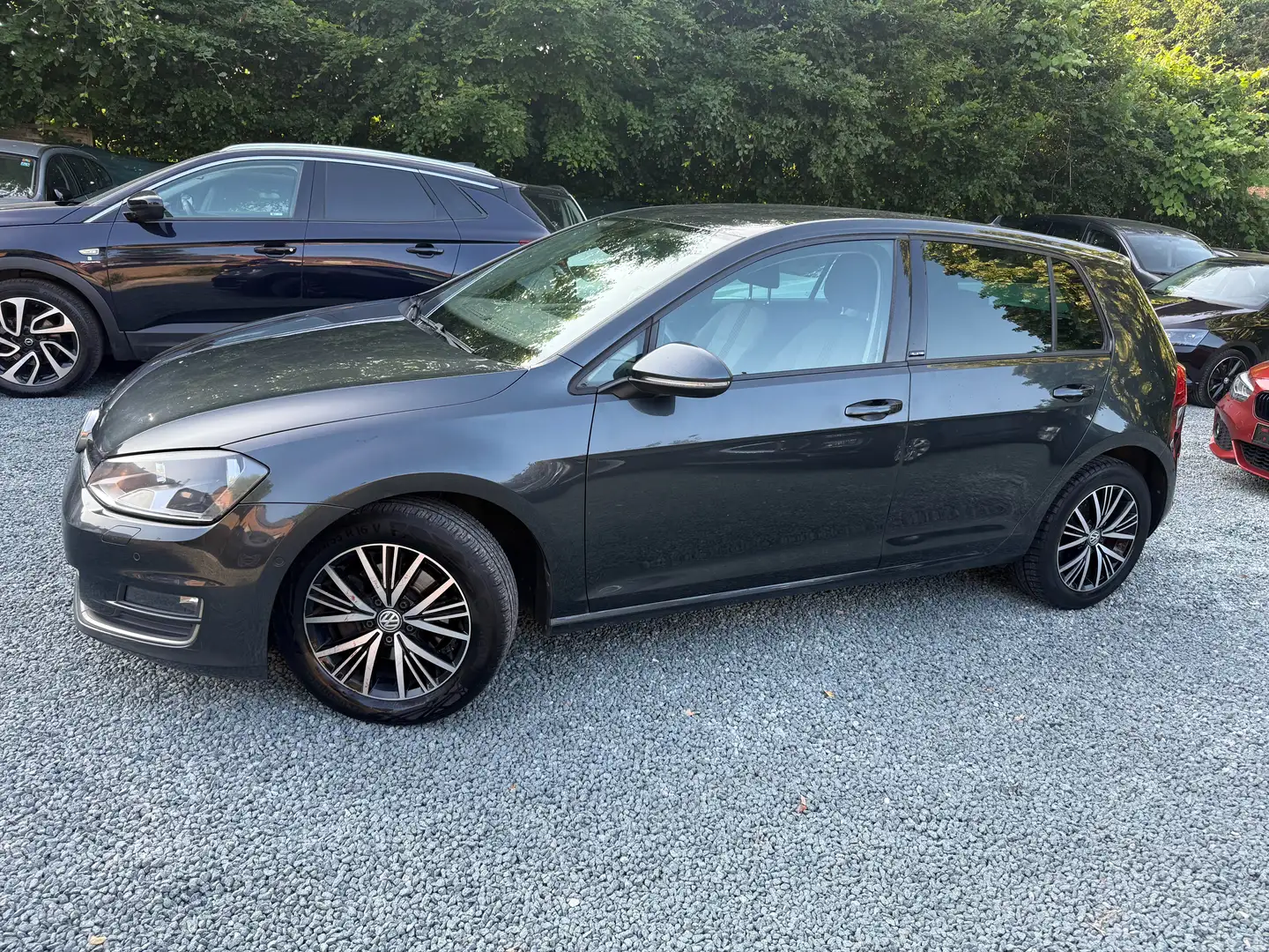 Volkswagen Golf 1.6 CR TDi BMT Highline*Nouvelle Distributions* Grau - 1