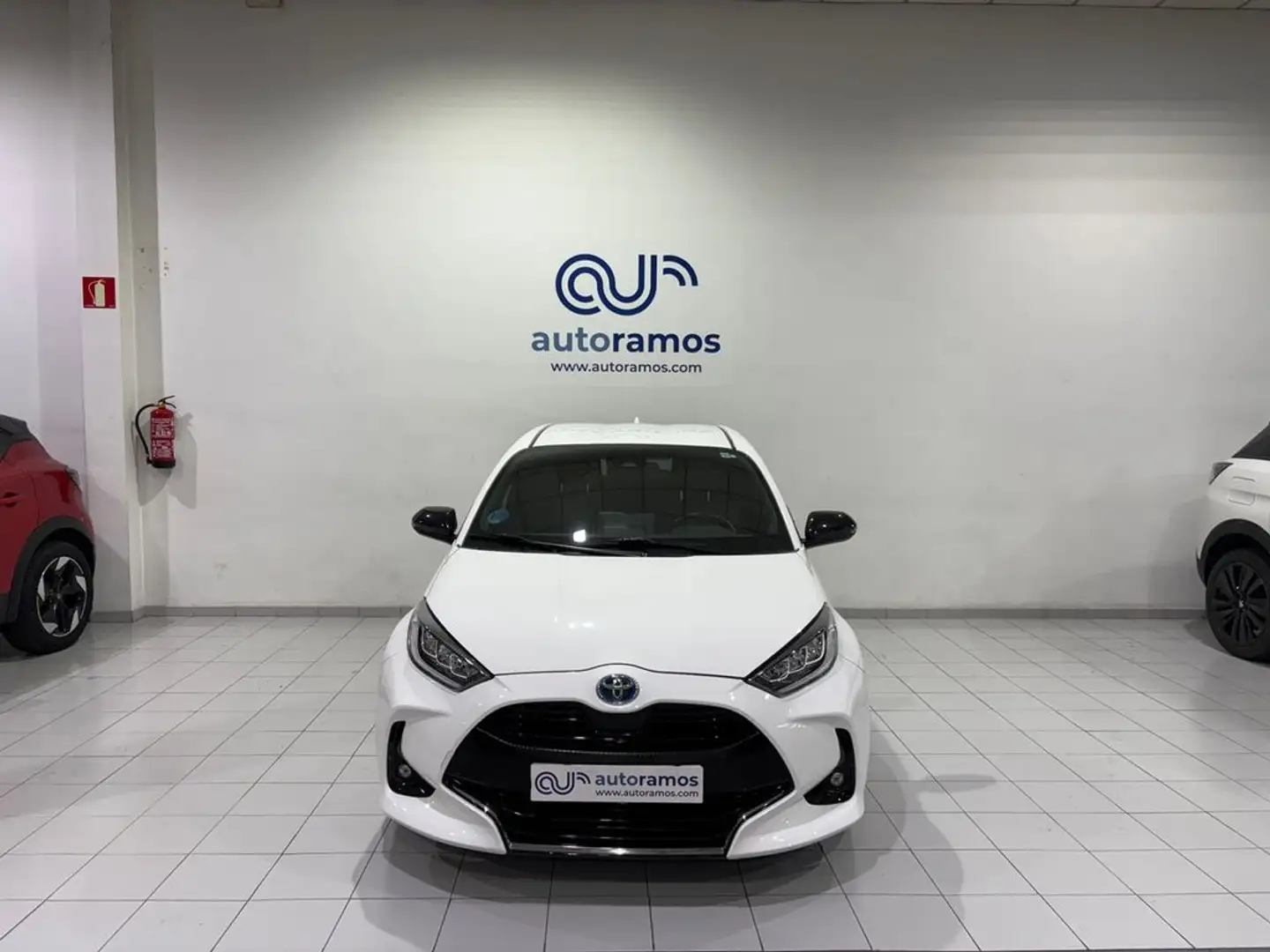 Toyota Yaris 1.5 120H Style Weiß - 2