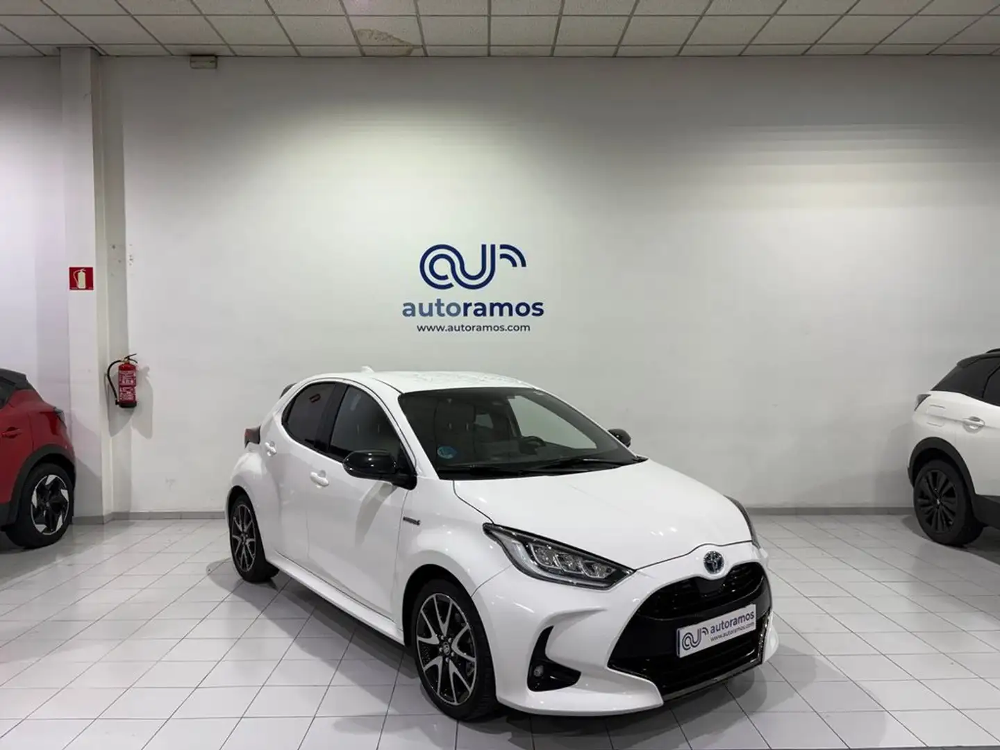 Toyota Yaris 1.5 120H Style Weiß - 1