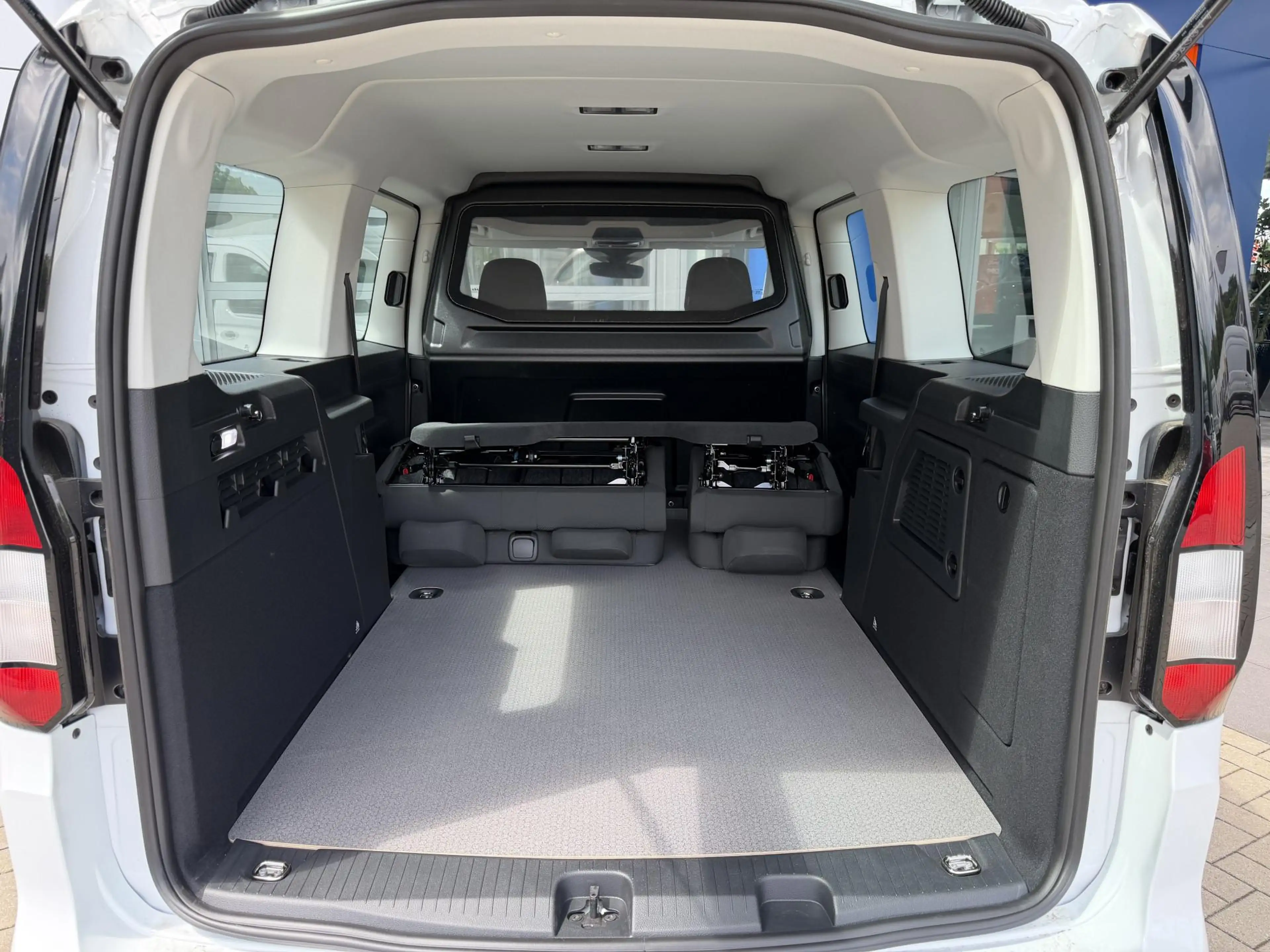Ford Transit Connect 1.5 EcoBoost PHEV L2 Trend | Uniek | ZE toegang me — photo 12