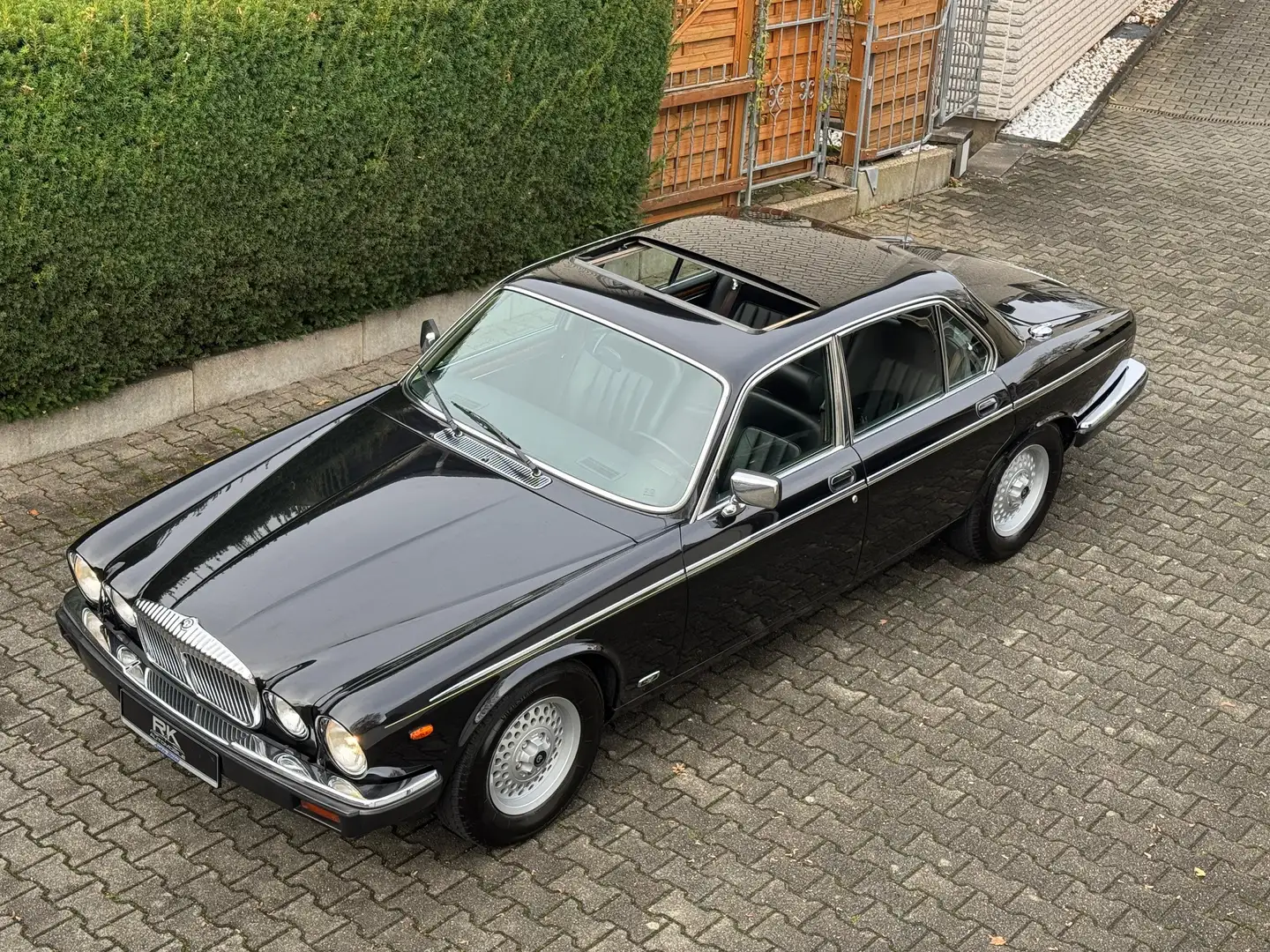 Jaguar Daimler Double Six sehr elegant - 1