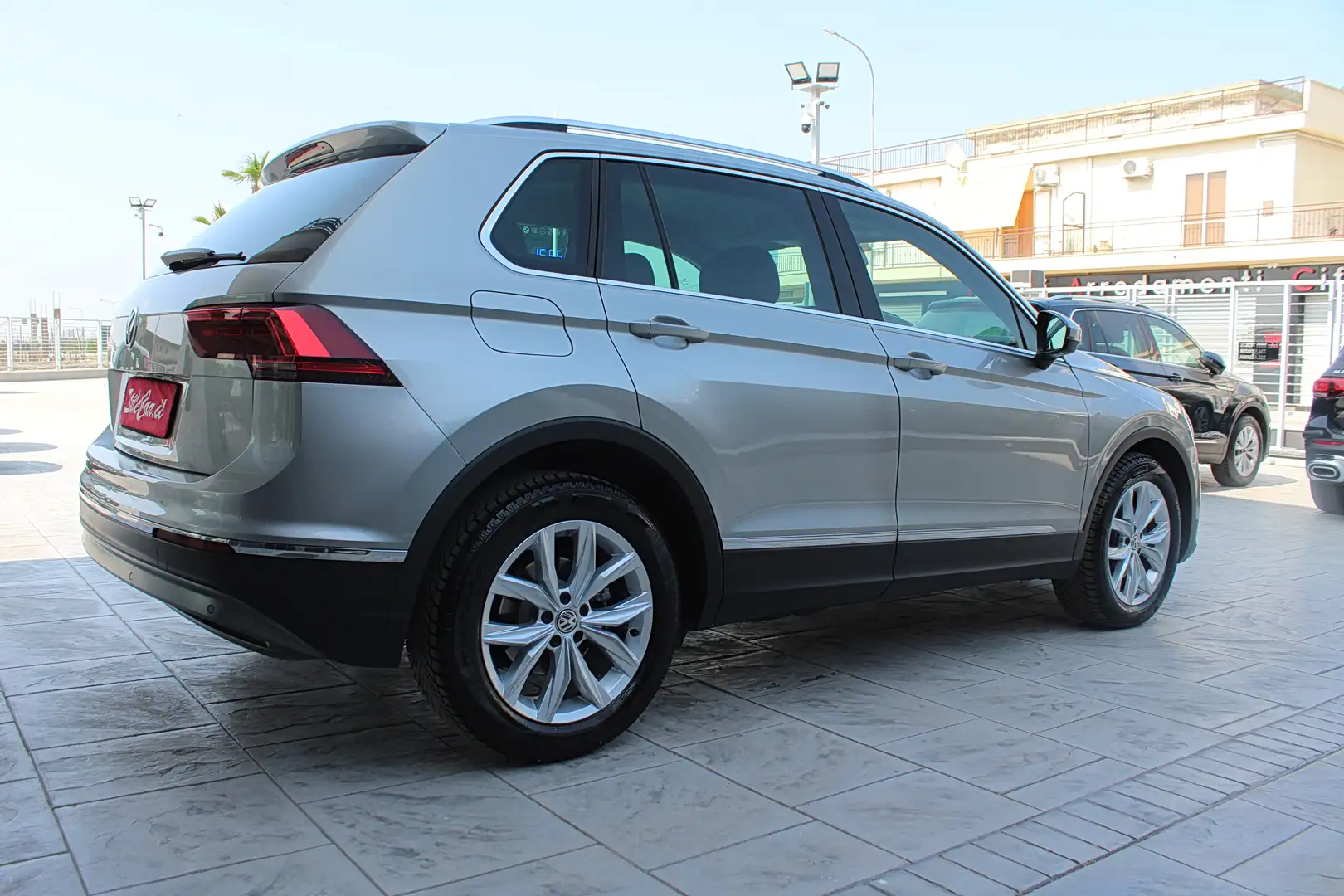 Volkswagen Tiguan 2.0 tdi SCR Advanced BMT 150cv DSG Grigio - 2
