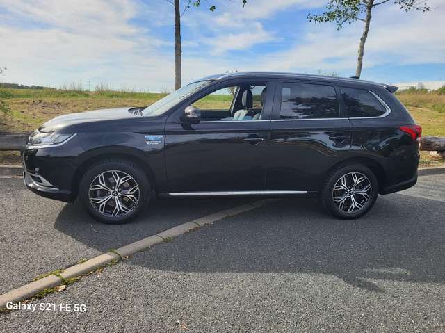 Imagine Mitsubishi Outlander Outlander 2.4 4WD Plug-In Hybrid Plus