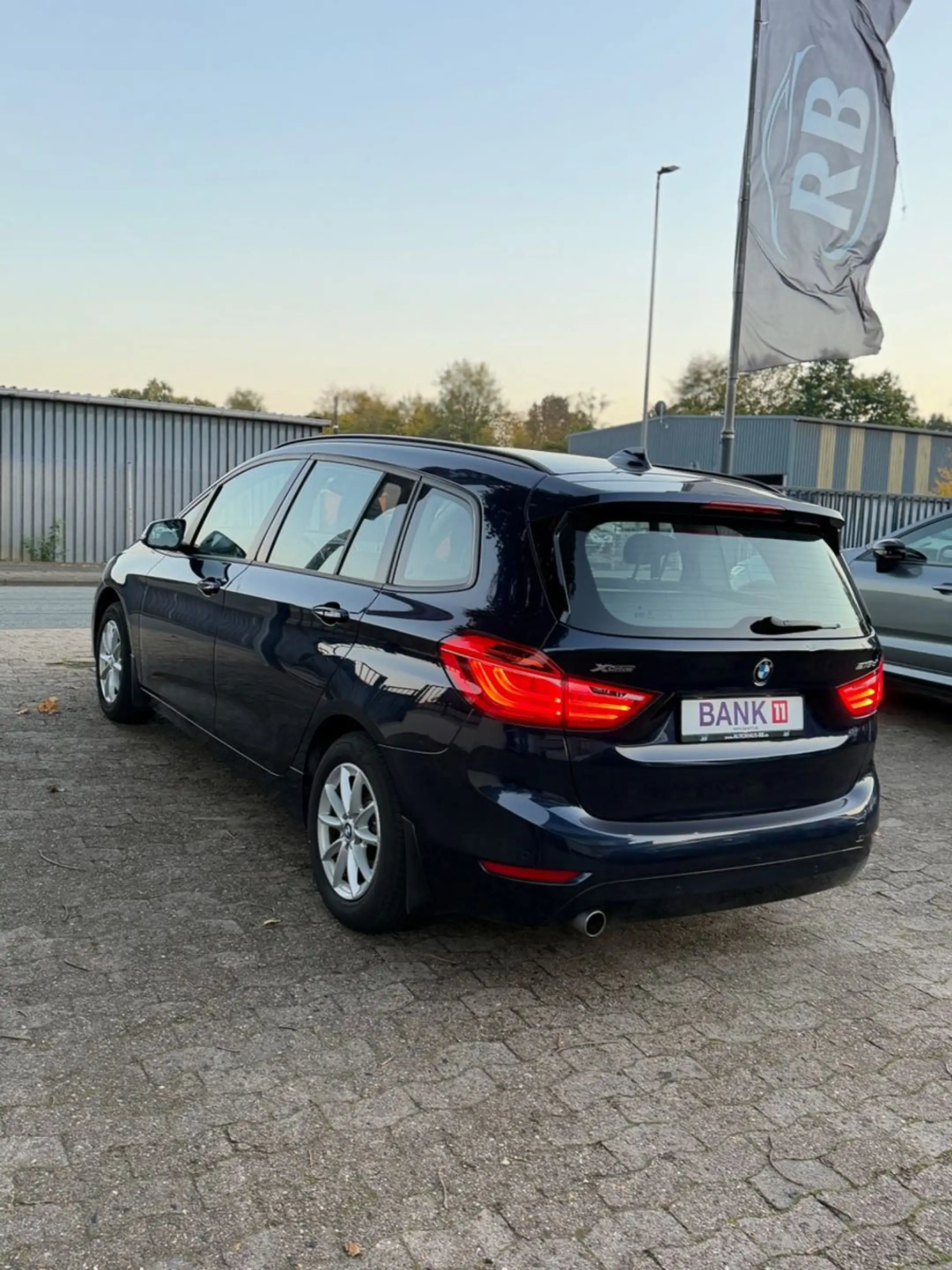 BMW 218 2 Gran Tourer 218 d xDrive Advantage — photo 6