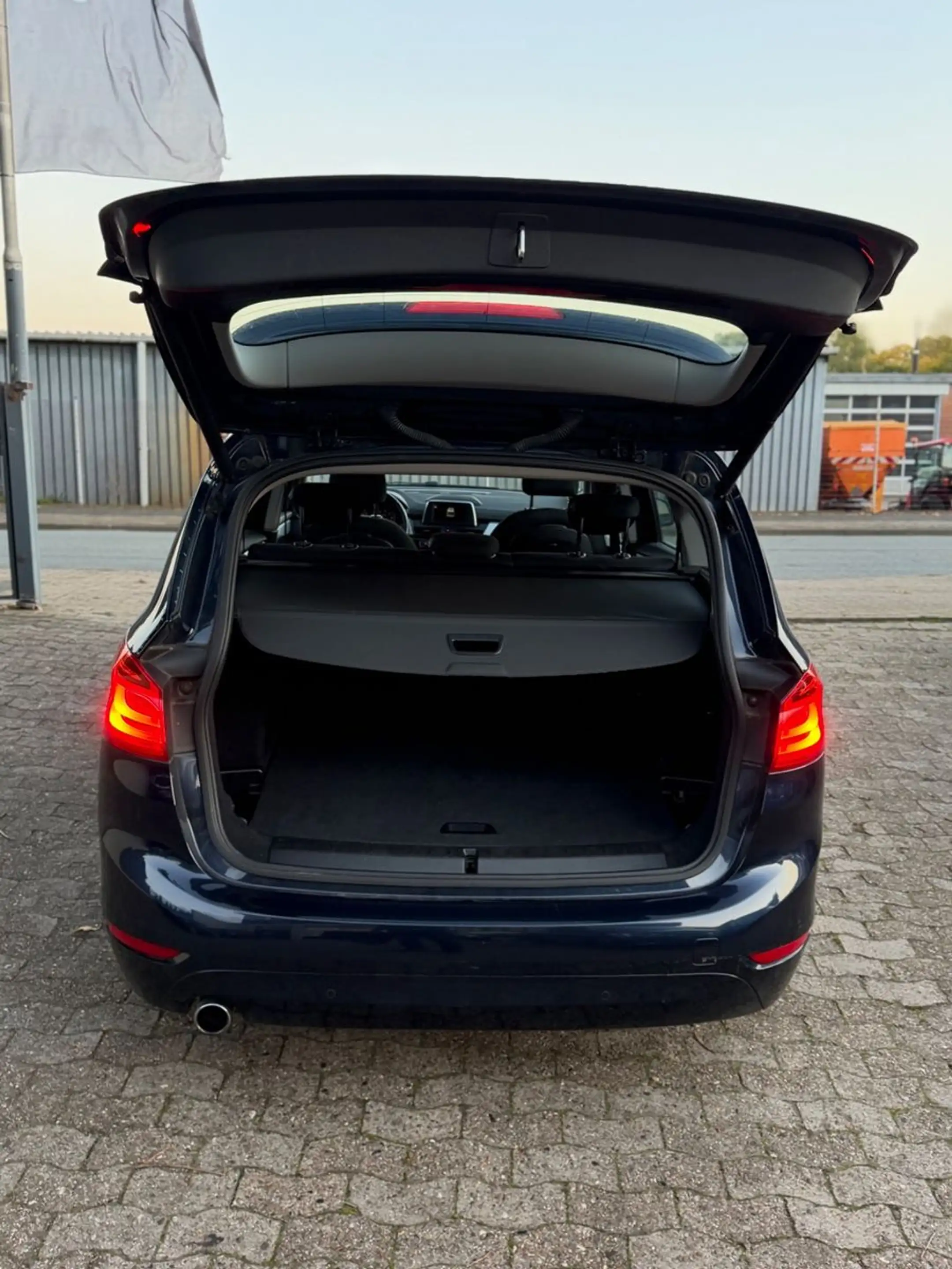 BMW 218 2 Gran Tourer 218 d xDrive Advantage — photo 7