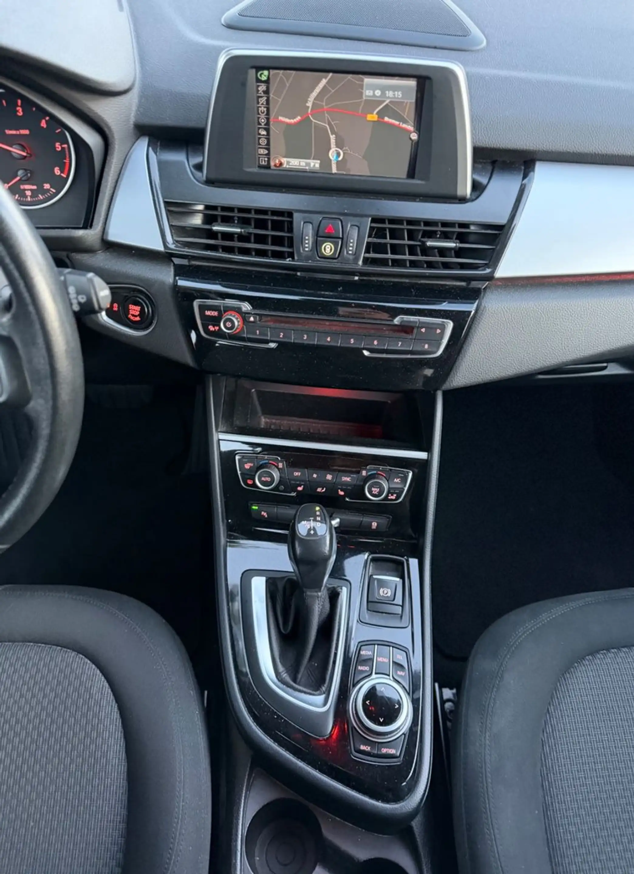 BMW 218 2 Gran Tourer 218 d xDrive Advantage — photo 13
