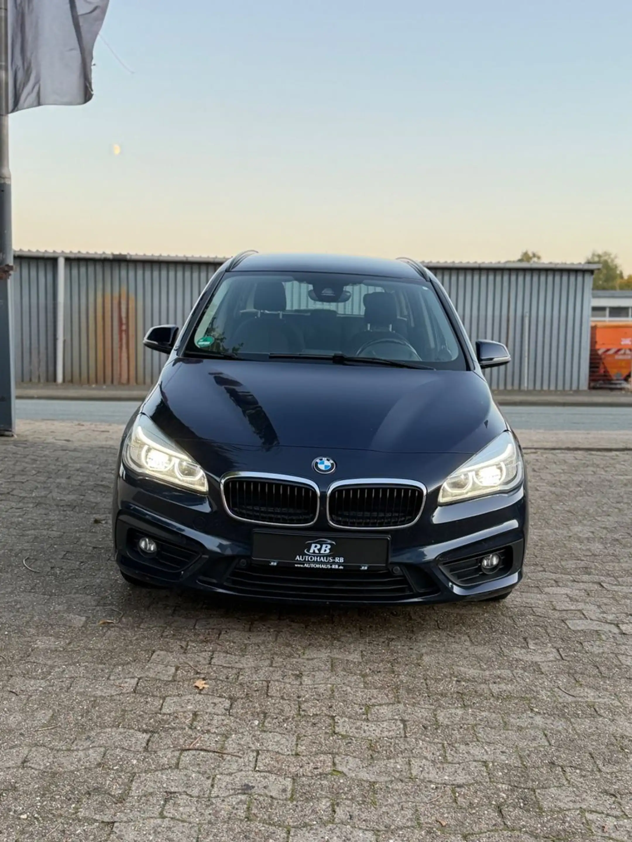 BMW 218 2 Gran Tourer 218 d xDrive Advantage — photo 2